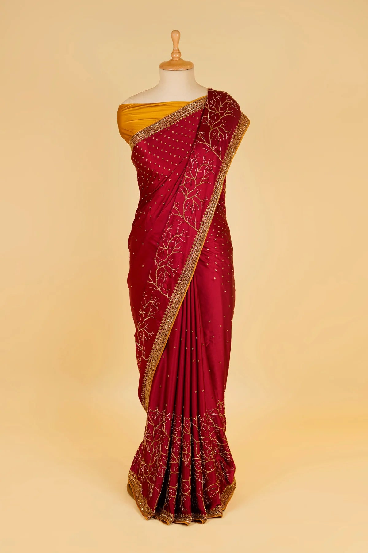 Top 5 Ways to Style Your Banarasi Saree for a Modern Twist