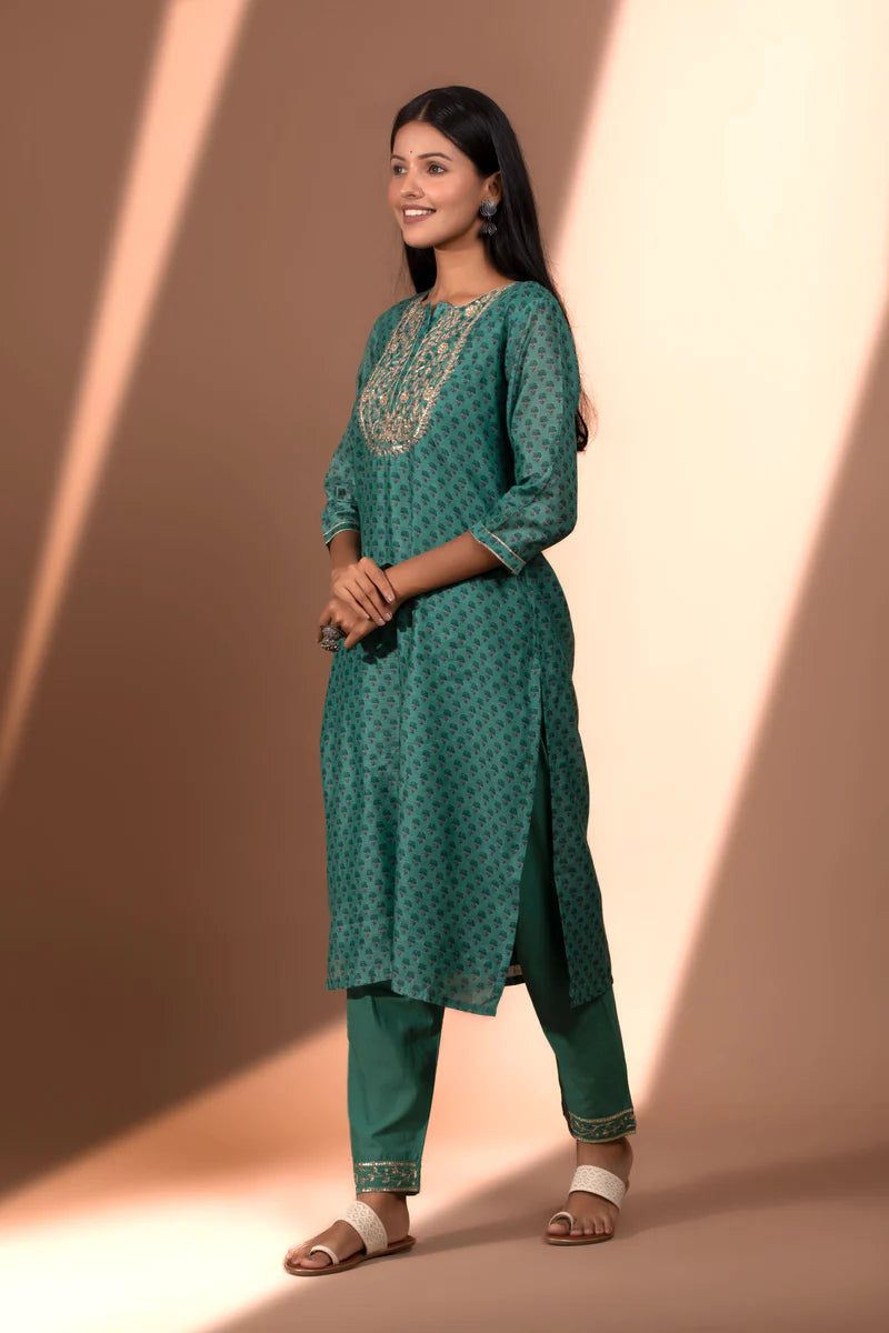 HERITAGE INDIA - GREEN STRAIGHT FIT CHANDERI KURTA SET (WITH PANT AND DUPATTA)