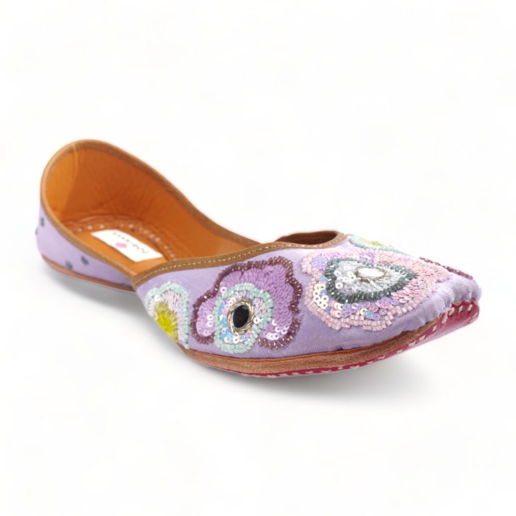 FEROZA in Purple Space