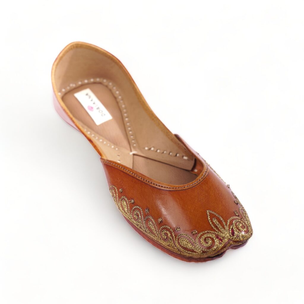 AMBER in Tan Brown Tebe