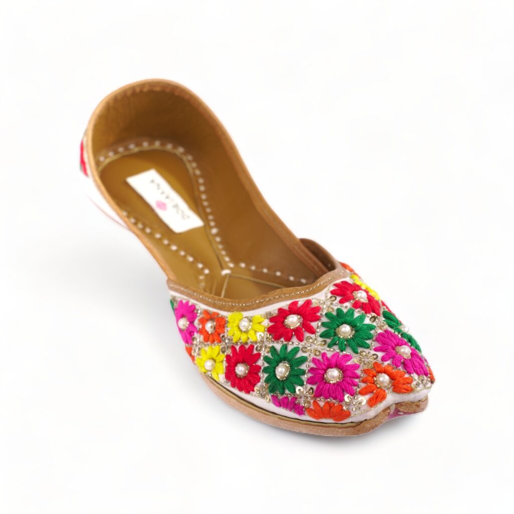 GARLAND in Ivory chic