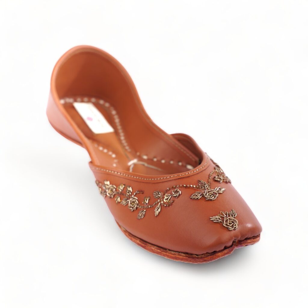 UMBER in Tan Brown Tebe