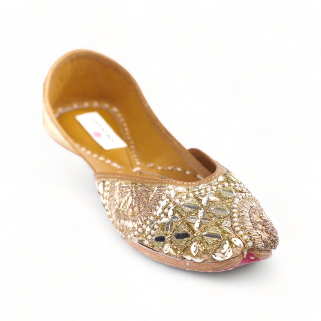 BELVEDERE in Ivory Louis