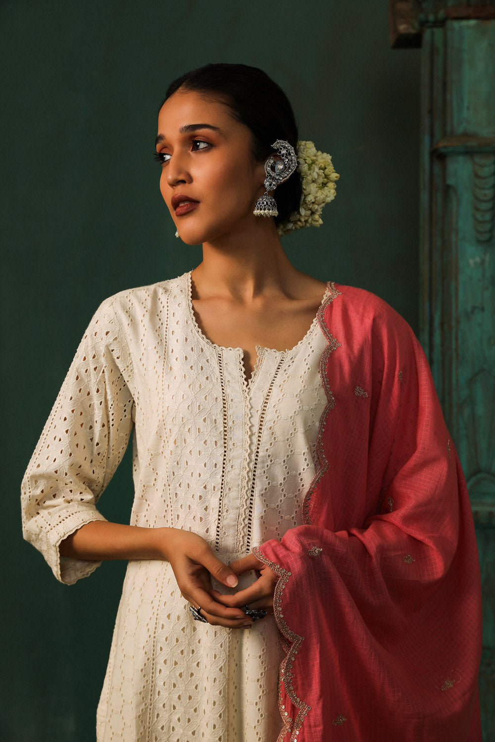 OFF WHITE SCHIFFLI COTTON SUIT SET (WITH PANTS AND DUPATTA)