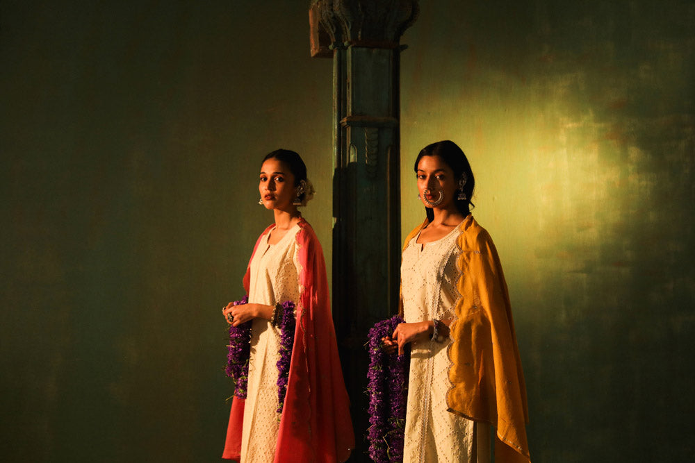 OFF WHITE SCHIFFLI COTTON SUIT SET (WITH PANTS AND DUPATTA)