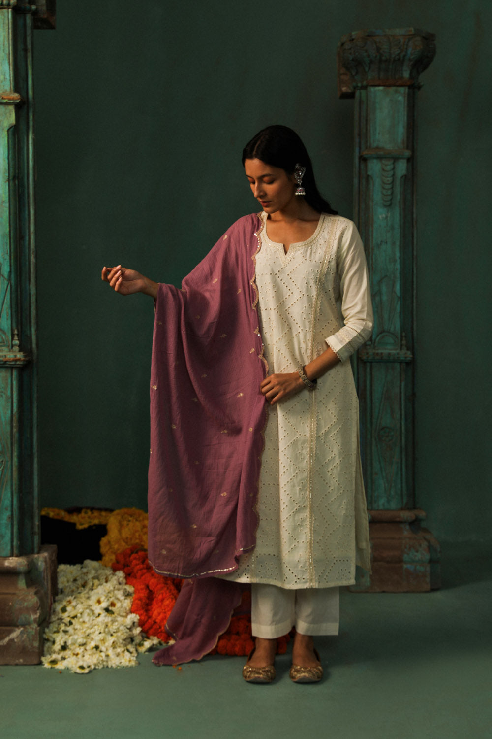 OFF WHITE SCHIFFLI COTTON SUIT SET (WITH PANTS AND DUPATTA)