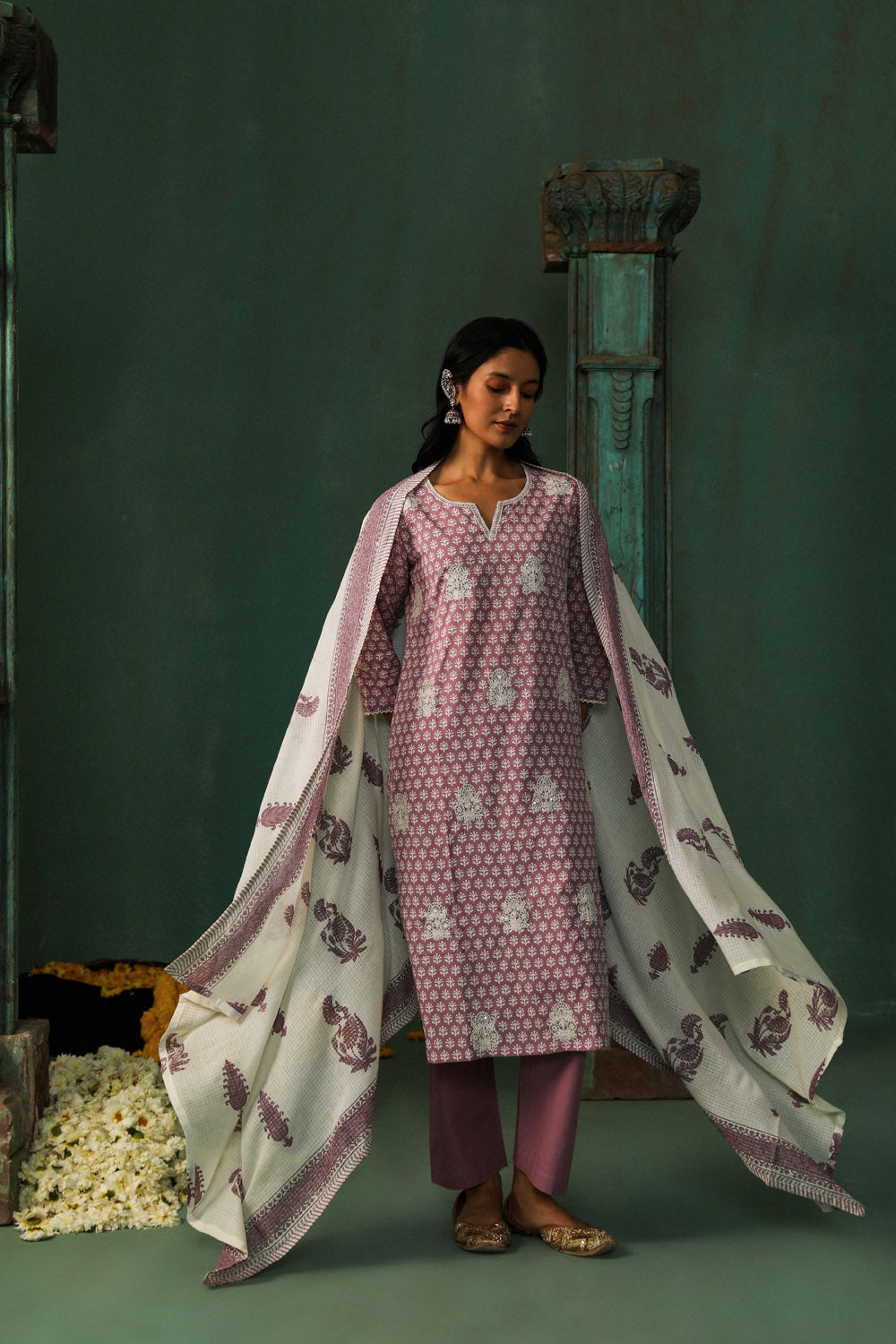 LAVENDER STRAIGHT FIT COTTON SUIT SET (WITH PANTS AND DUPATTA)