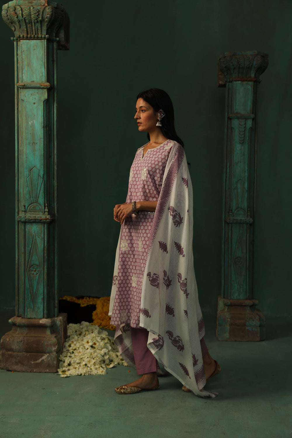 LAVENDER STRAIGHT FIT COTTON SUIT SET (WITH PANTS AND DUPATTA)