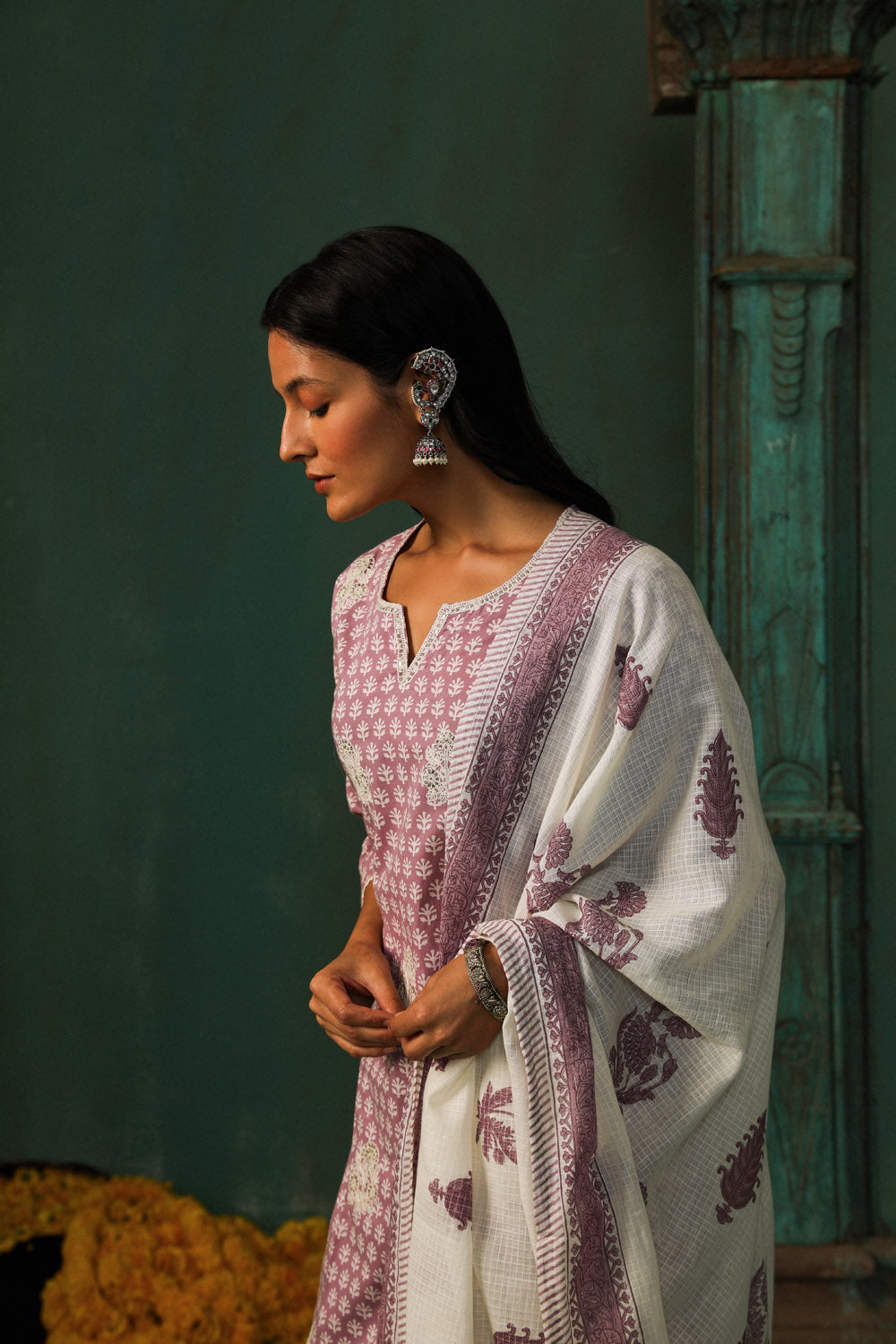 LAVENDER STRAIGHT FIT COTTON SUIT SET (WITH PANTS AND DUPATTA)