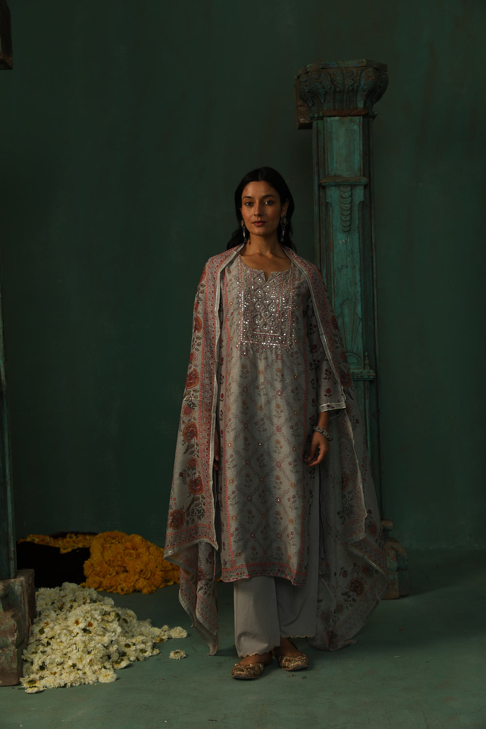 GREY LINEN SUIT SET (WITH PANTS AND DUPATTA)