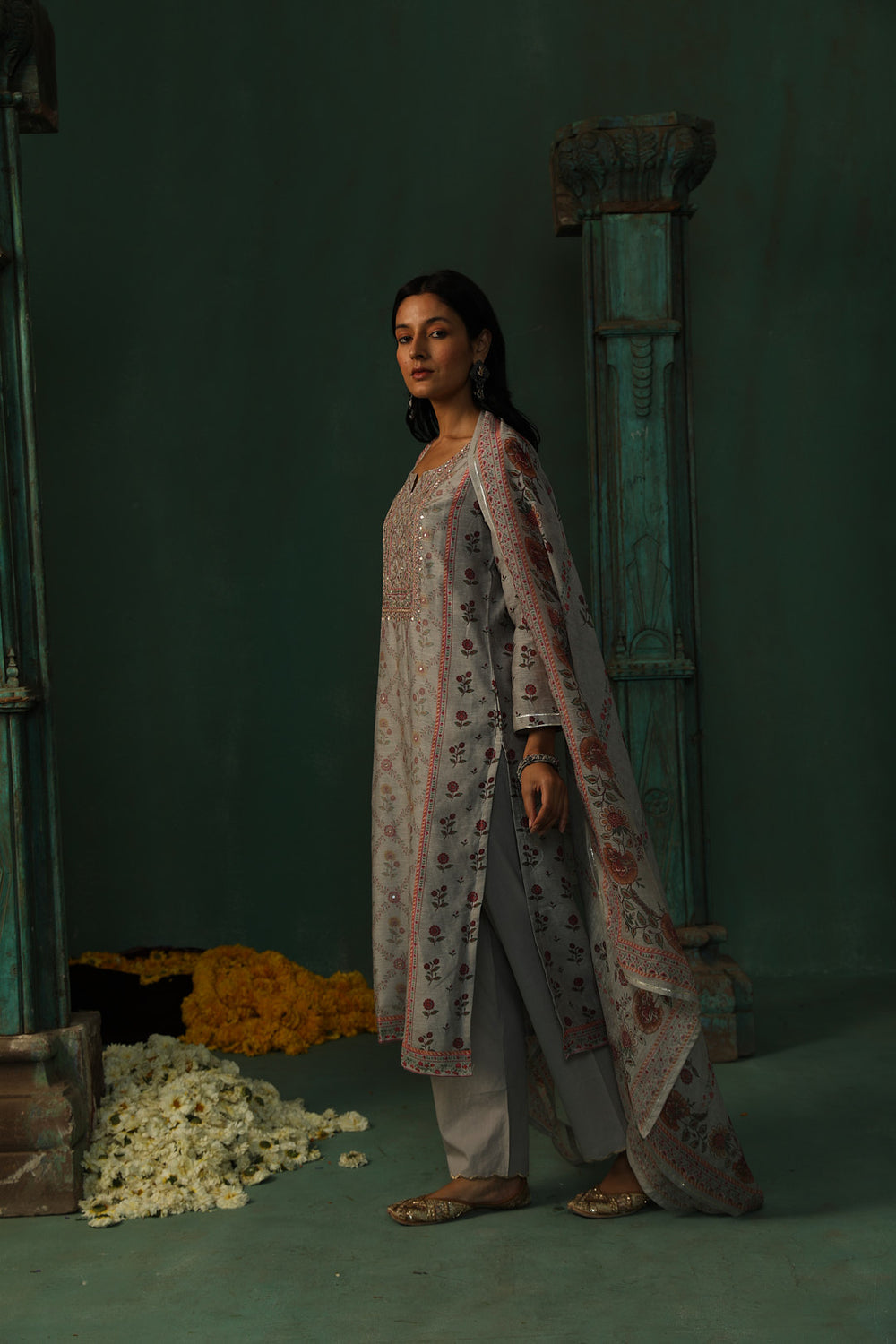 GREY LINEN SUIT SET (WITH PANTS AND DUPATTA)