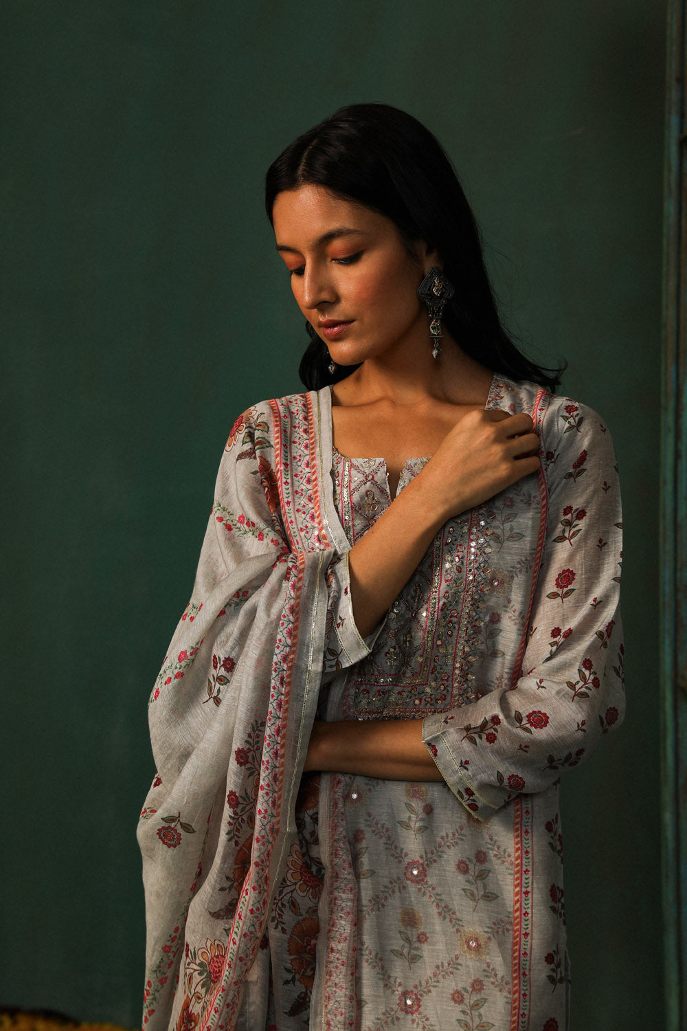 GREY LINEN SUIT SET (WITH PANTS AND DUPATTA)