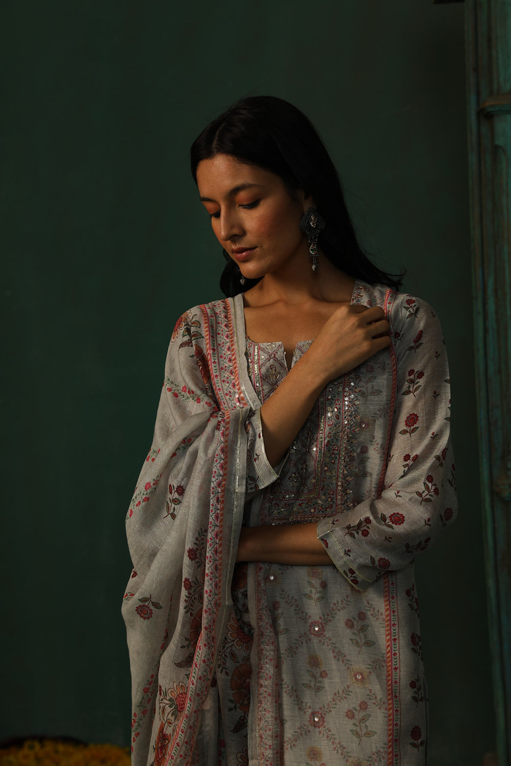 GREY LINEN SUIT SET (WITH PANTS AND DUPATTA)