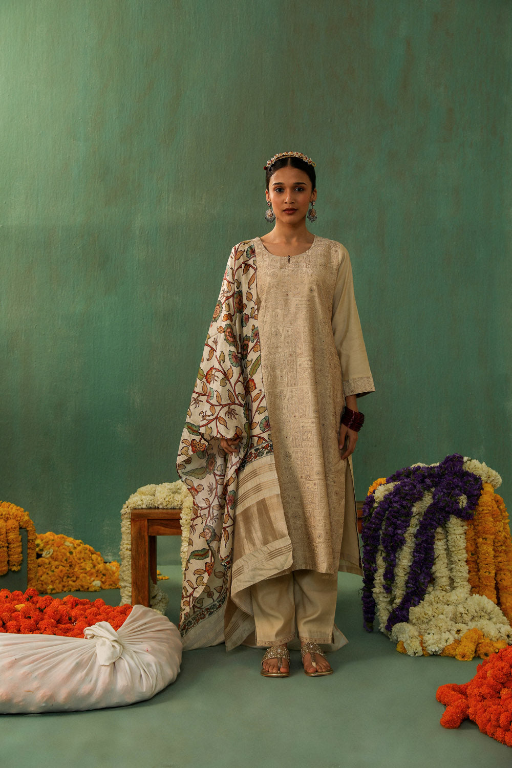 BEIGE CHANDERI SUIT SET (WITH PANTS AND DUPATTA)