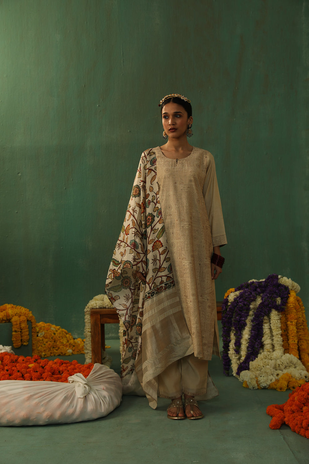 BEIGE CHANDERI SUIT SET (WITH PANTS AND DUPATTA)