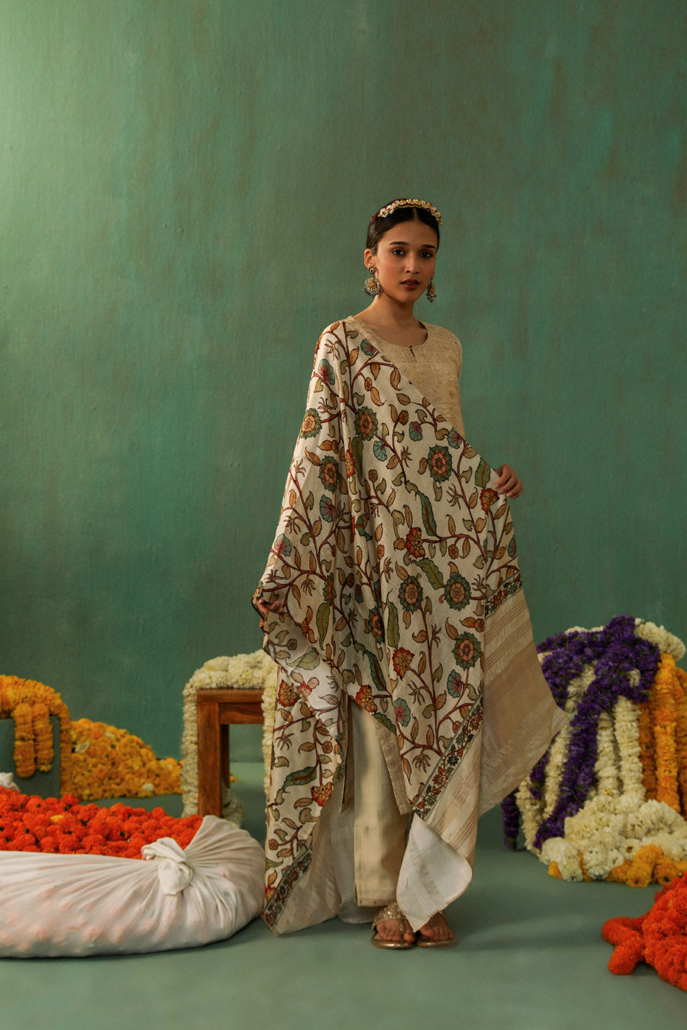 BEIGE CHANDERI SUIT SET (WITH PANTS AND DUPATTA)