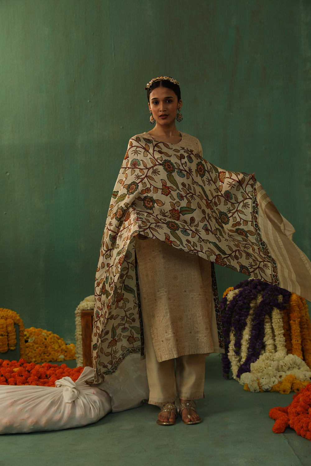 BEIGE CHANDERI SUIT SET (WITH PANTS AND DUPATTA)