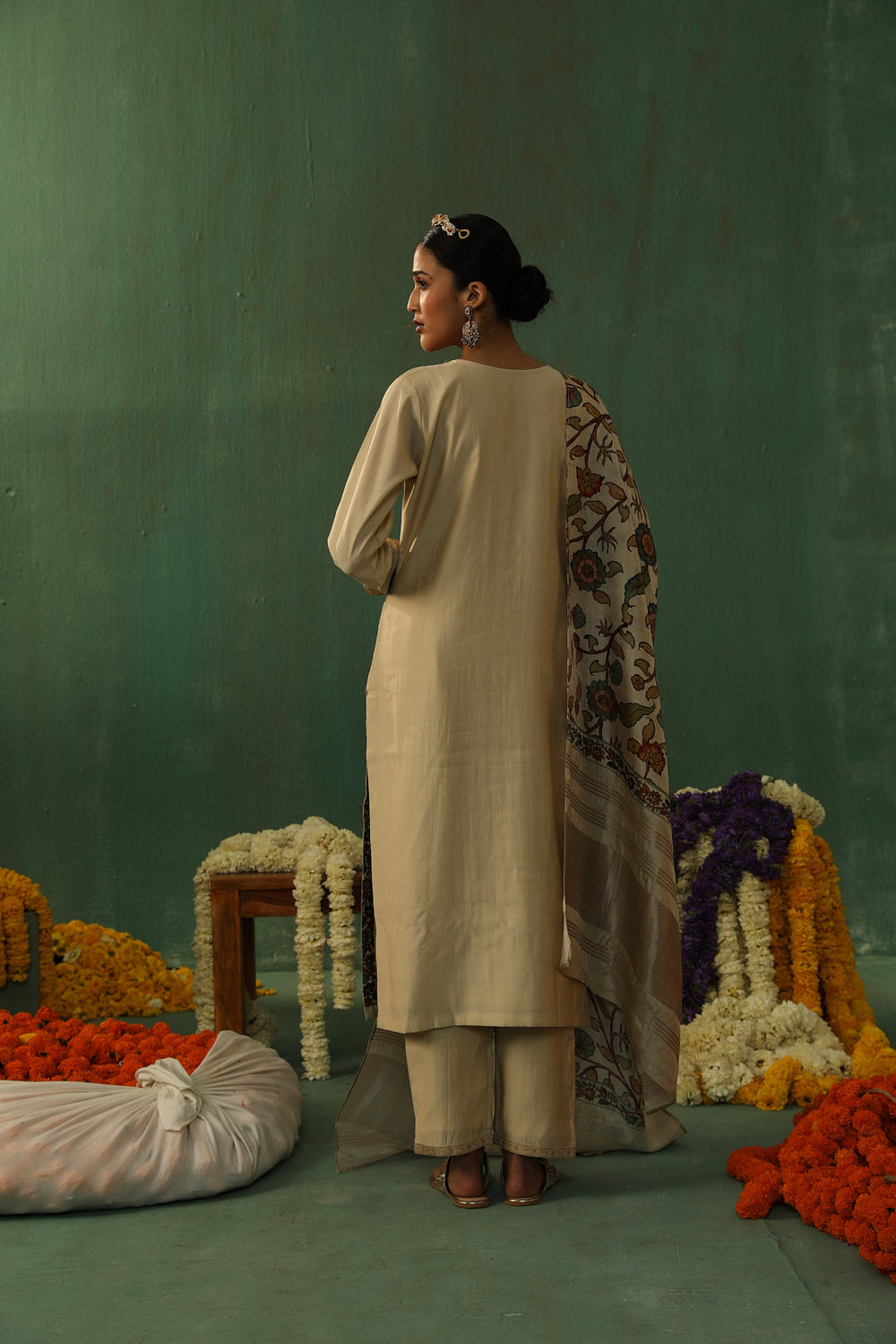 BEIGE CHANDERI SUIT SET (WITH PANTS AND DUPATTA)