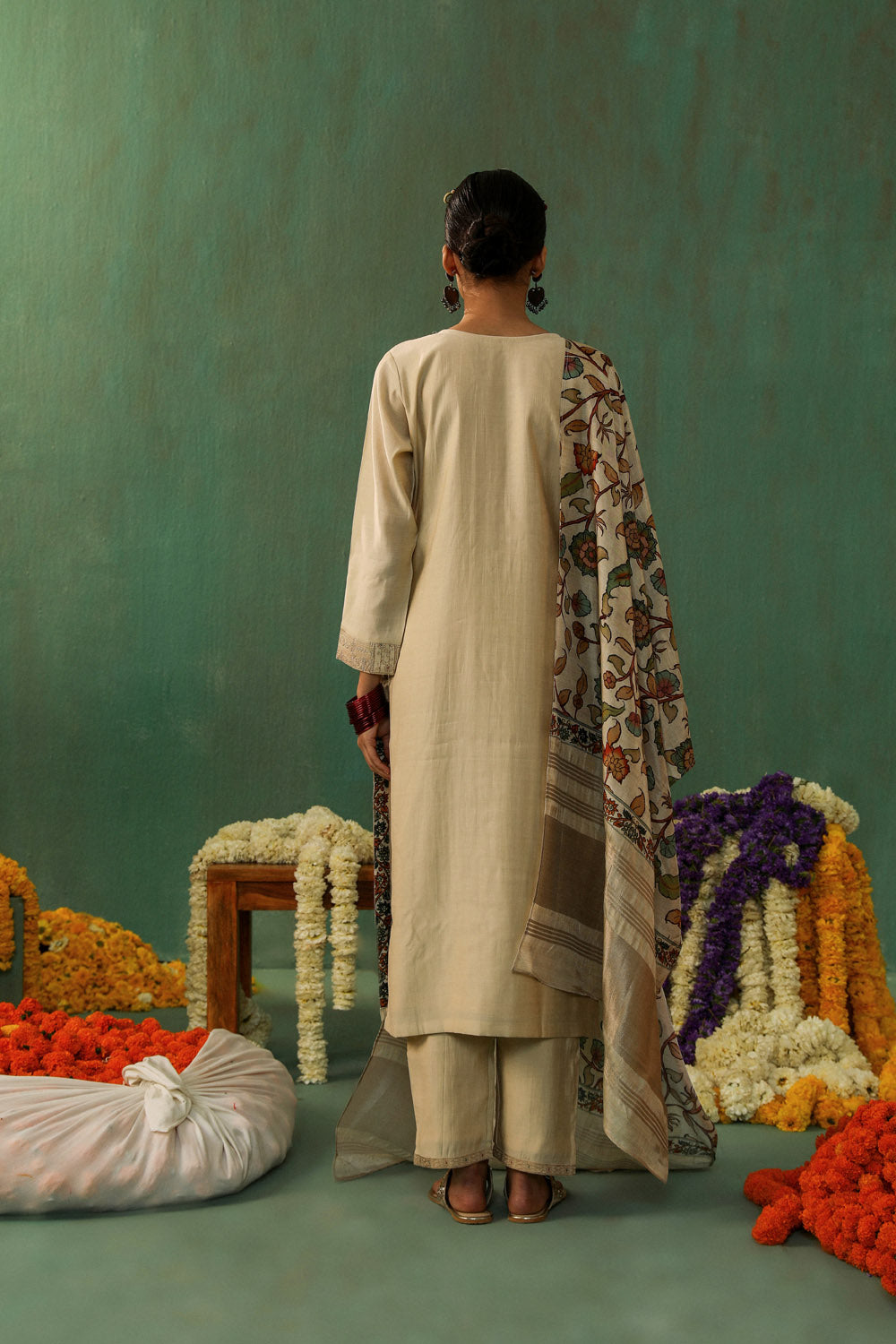 BEIGE CHANDERI SUIT SET (WITH PANTS AND DUPATTA)