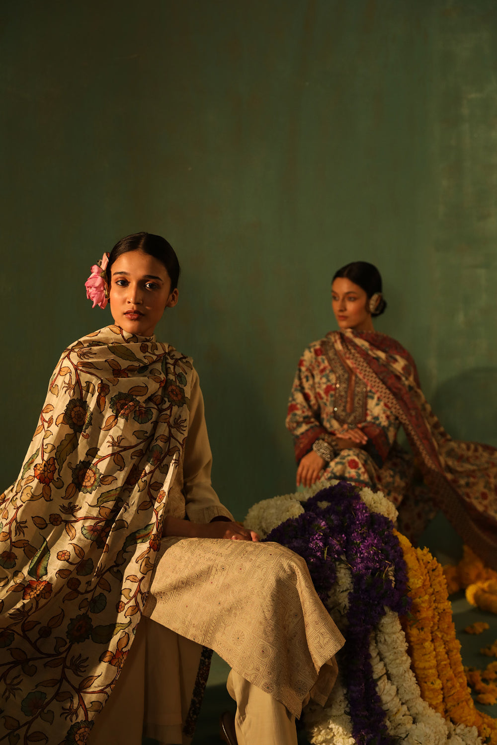 BEIGE CHANDERI SUIT SET (WITH PANTS AND DUPATTA)