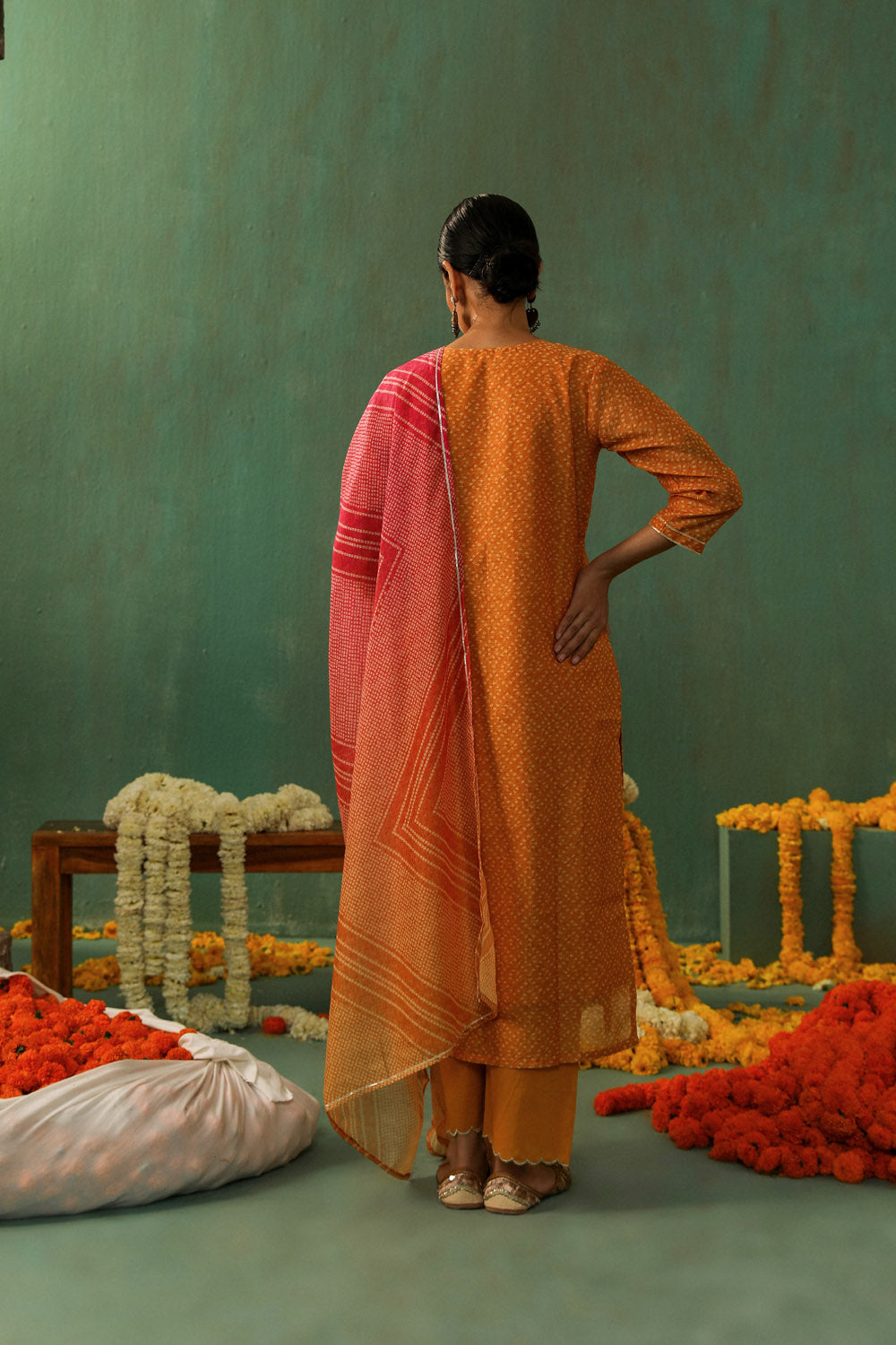 MUSTARD BANDHANI CHANDERI SUIT SET (WITH PANTS AND DUPATTA)