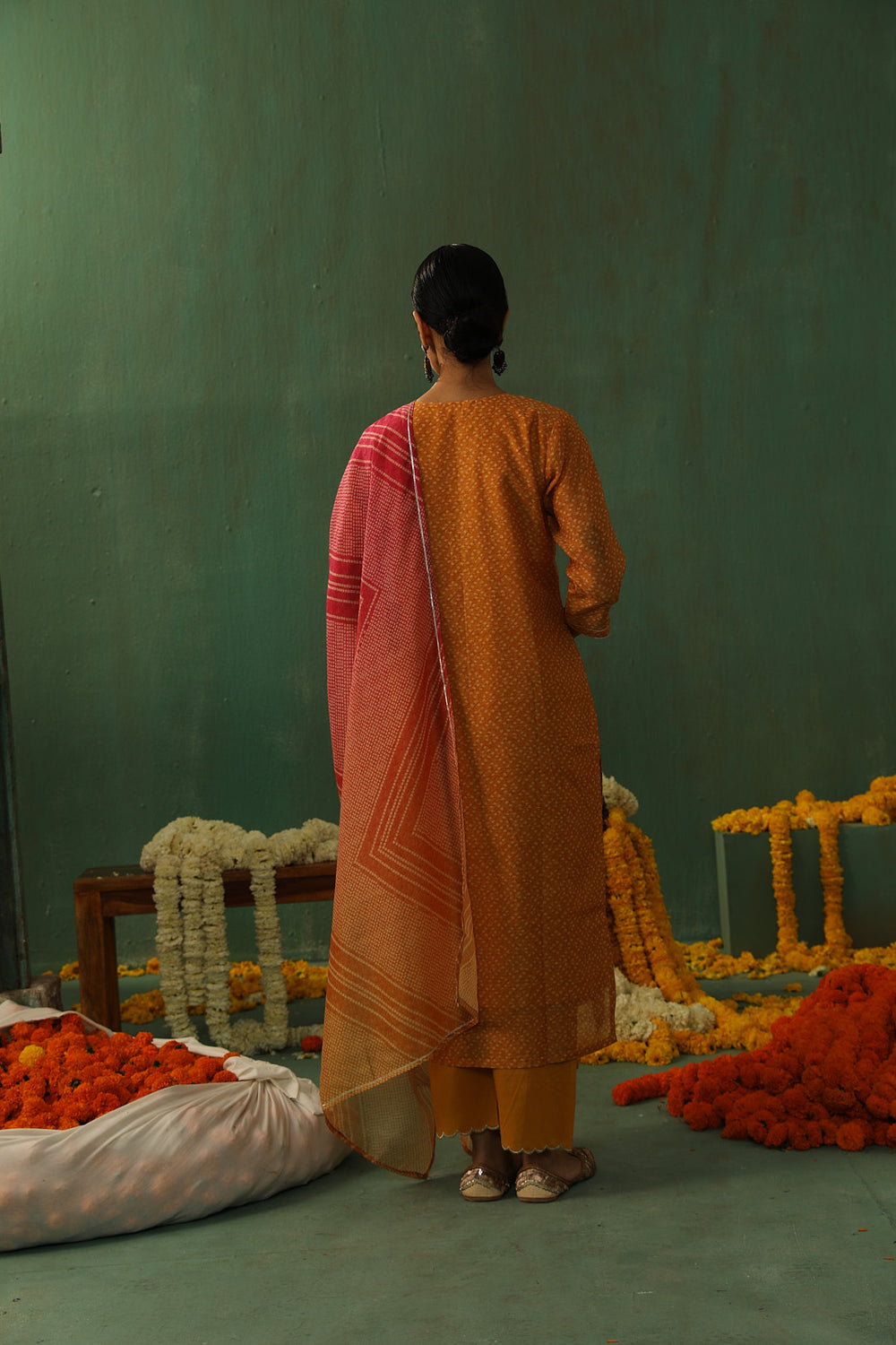 MUSTARD BANDHANI CHANDERI SUIT SET (WITH PANTS AND DUPATTA)