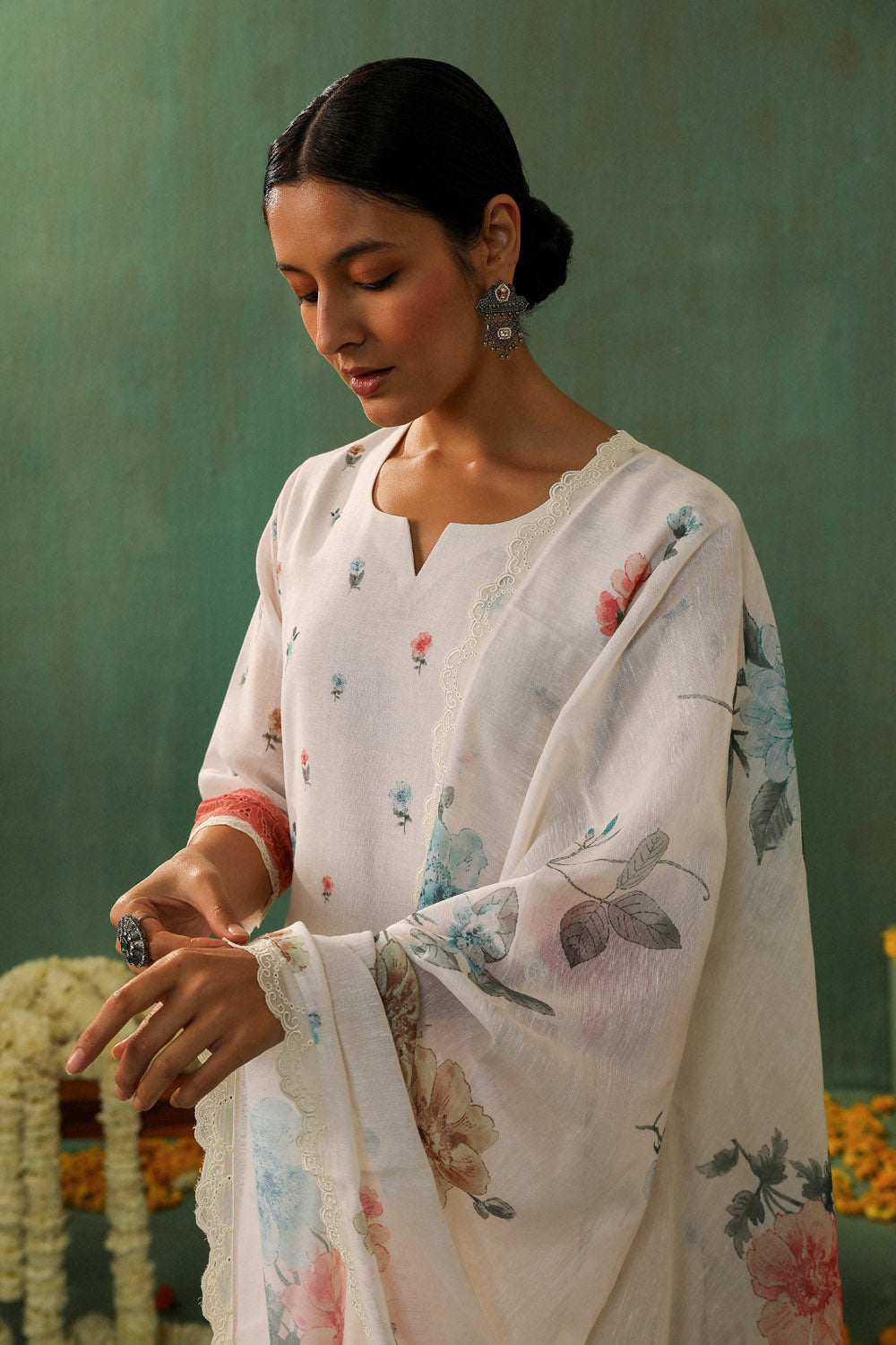 CREAM STRAIGHT FIT PRINTED LINEN SUIT SET (WITH PANTS & DUPATTA)