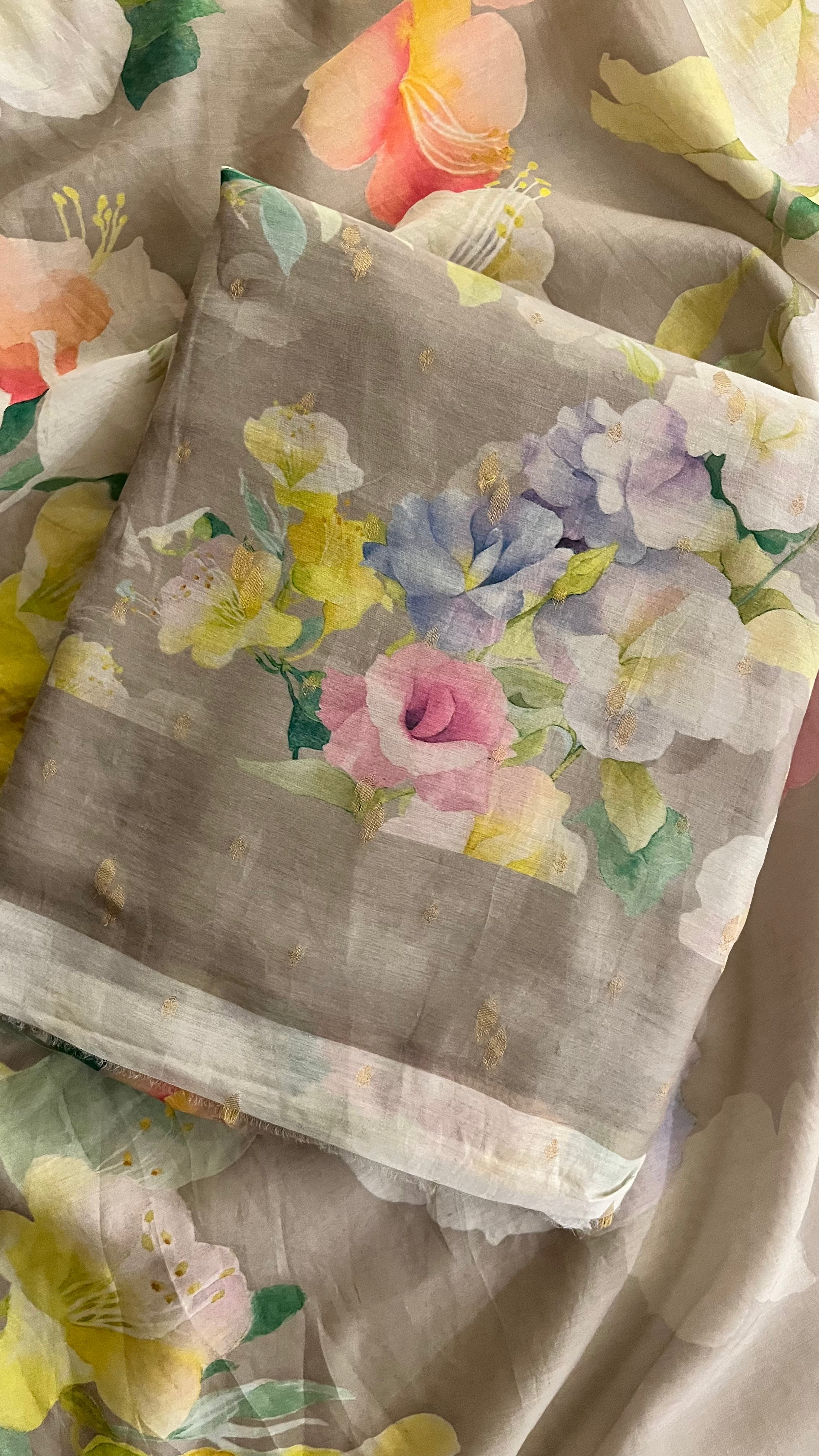 GREY FLORAL PRINTED UNSTITCHED SUIT