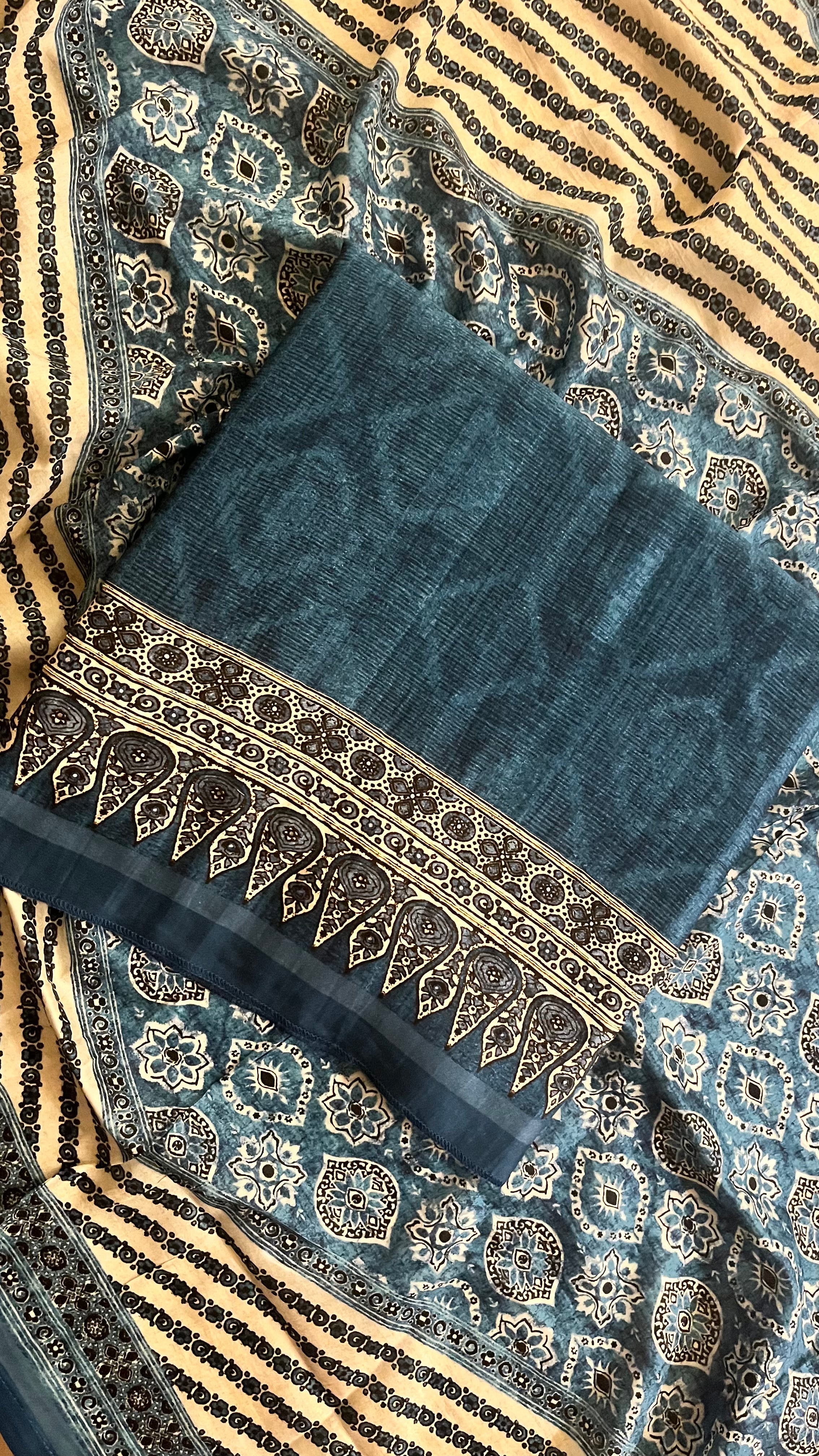 BLUE PRINTED UNSTITCHED SUIT