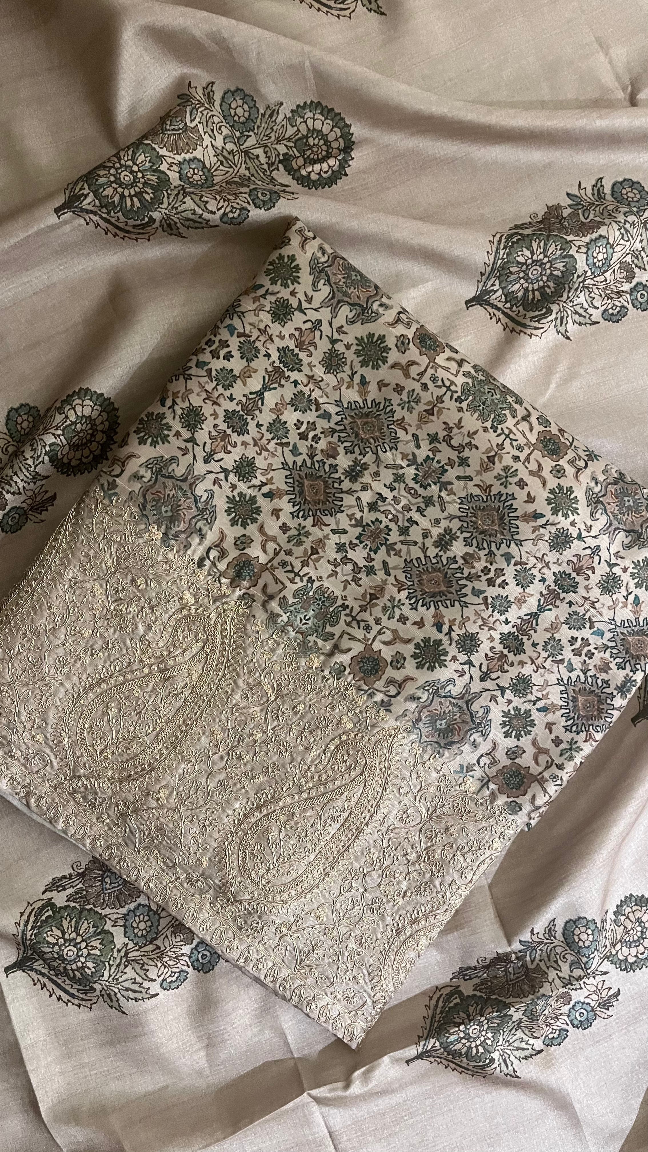 CREAM FLORAL PRINTED UNSTITCHED SUIT