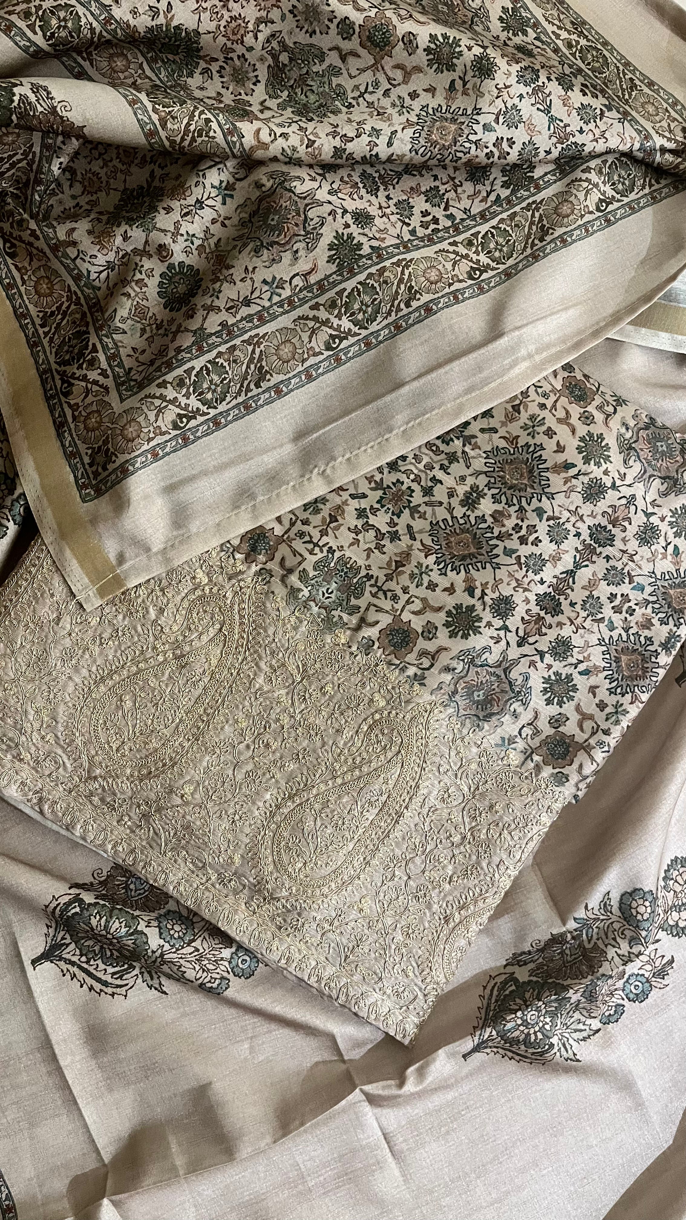 CREAM FLORAL PRINTED UNSTITCHED SUIT