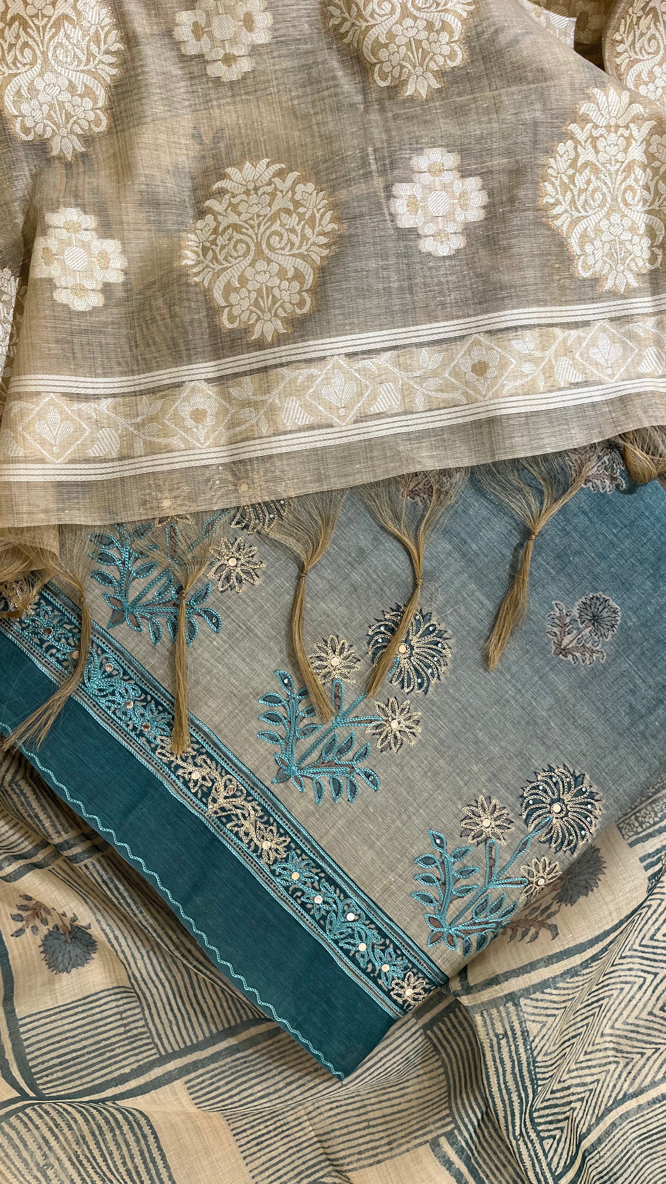 GREY & TEAL EMBROIDERED UNSTITCHED SUIT