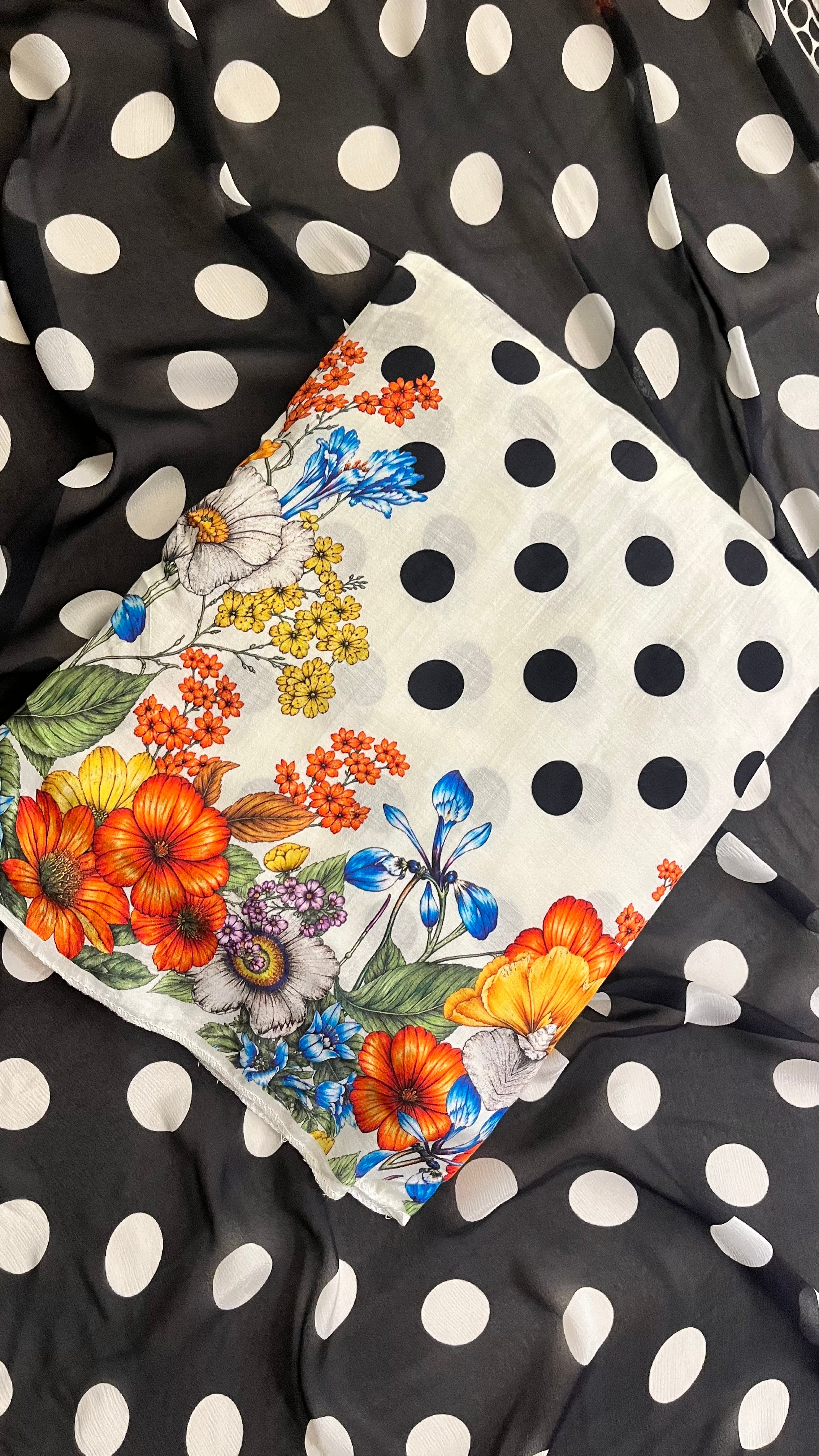 WHITE & BLACK FLORAL PRINTED UNSTITCHED SUIT