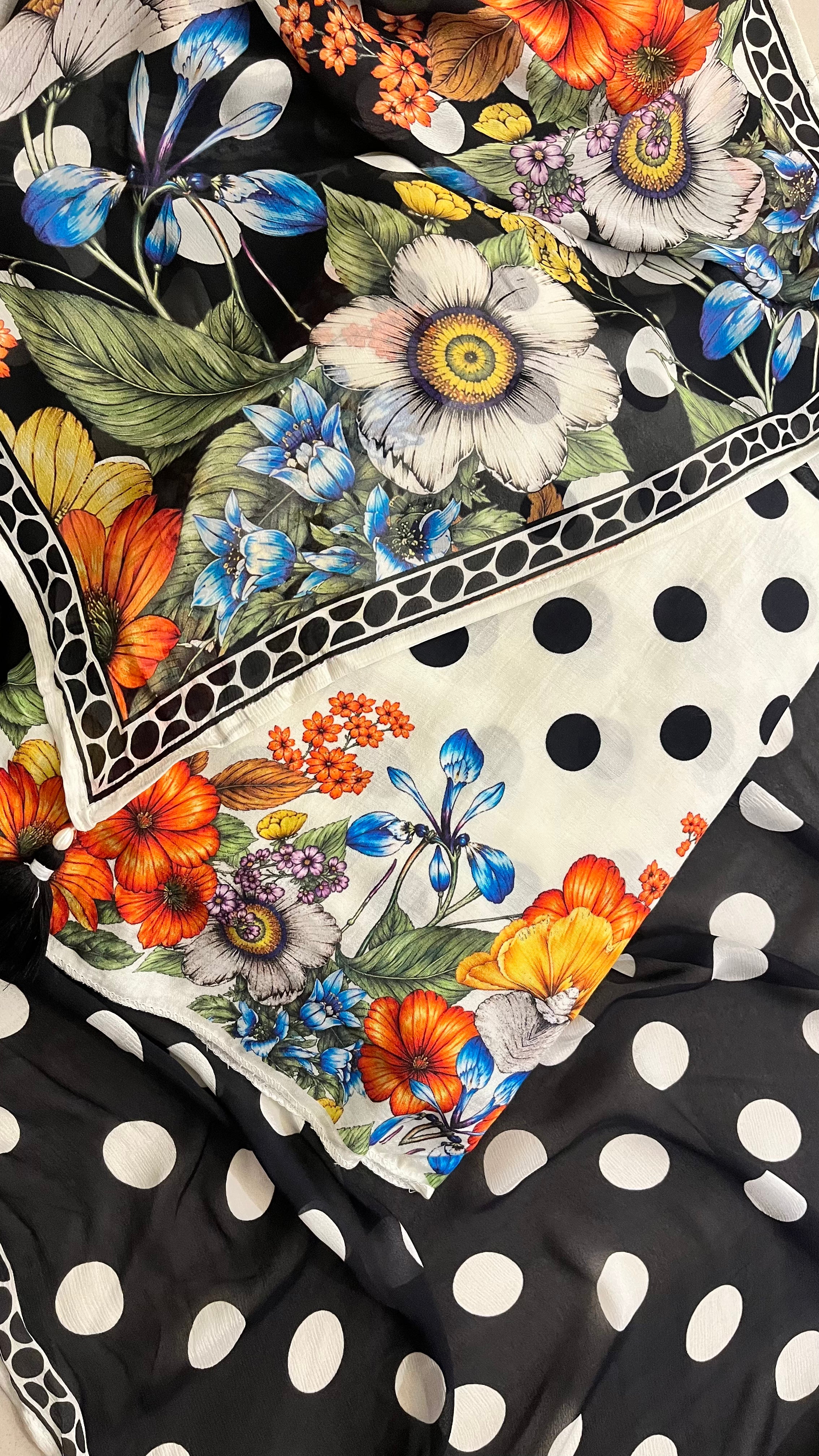 WHITE & BLACK FLORAL PRINTED UNSTITCHED SUIT