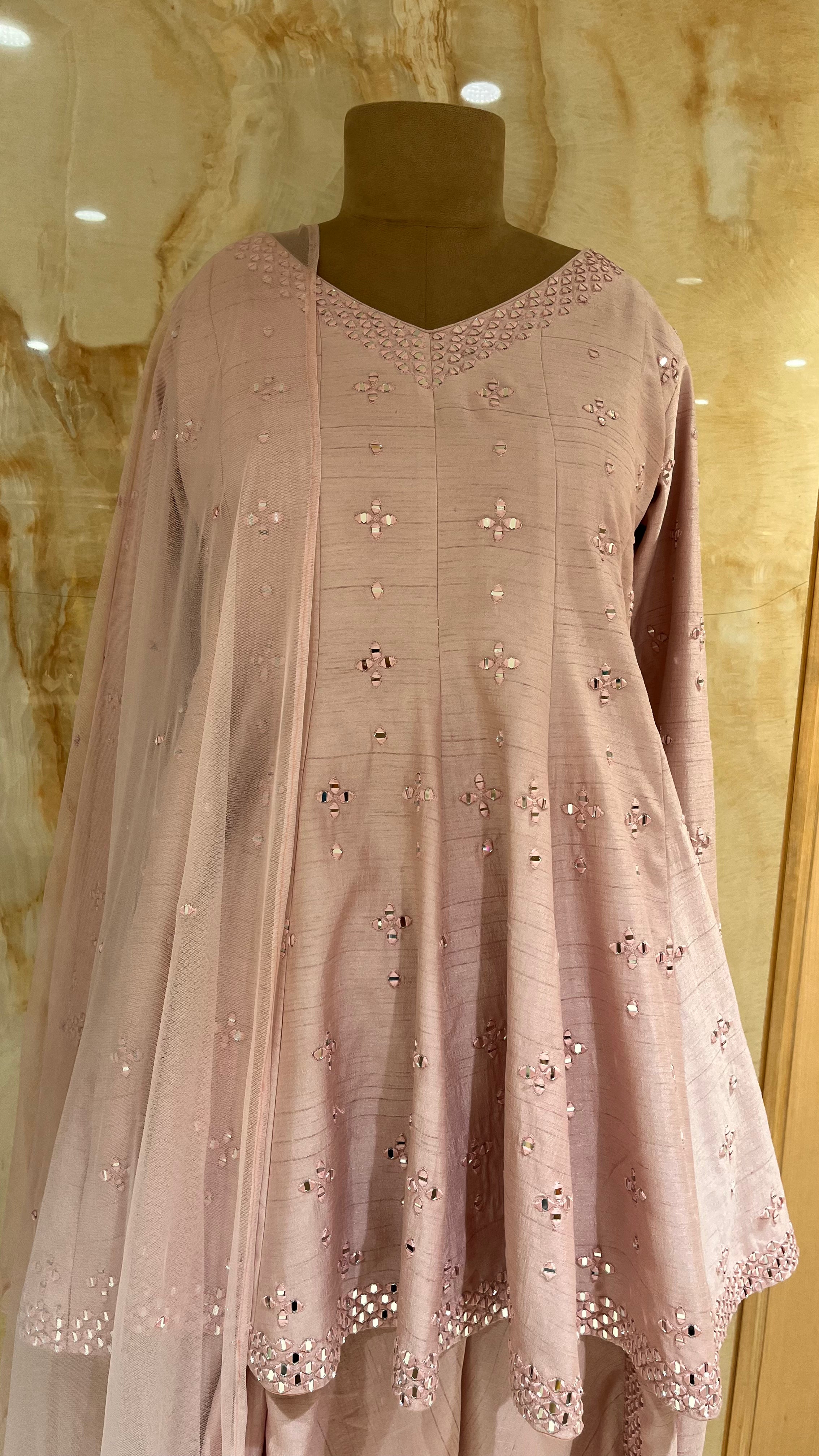 ELEGANT DUSTY PINK EMBELLISHED ETHNIC SUIT SET