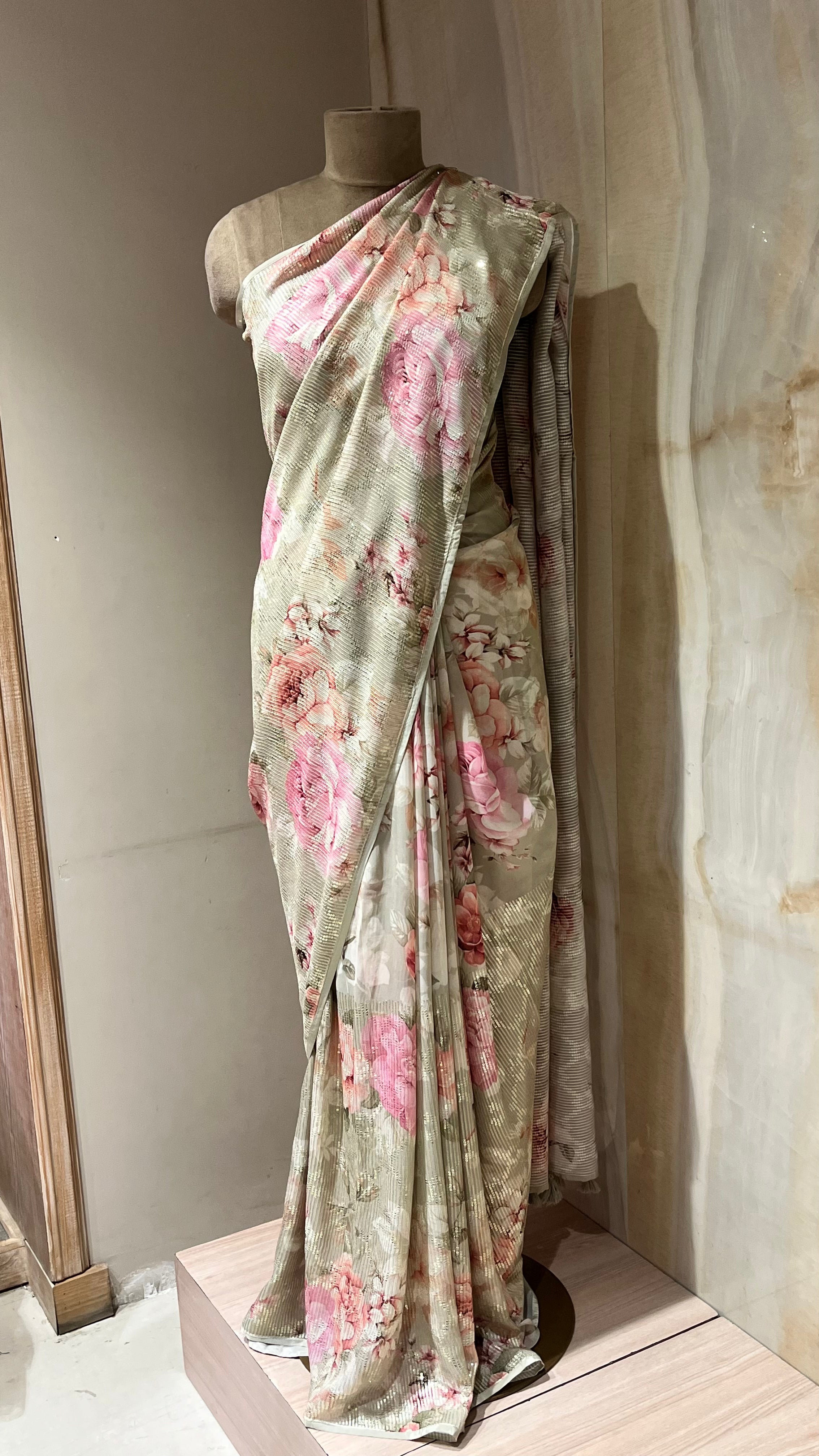 LIGHT GREY FLORAL PRINT SAREE