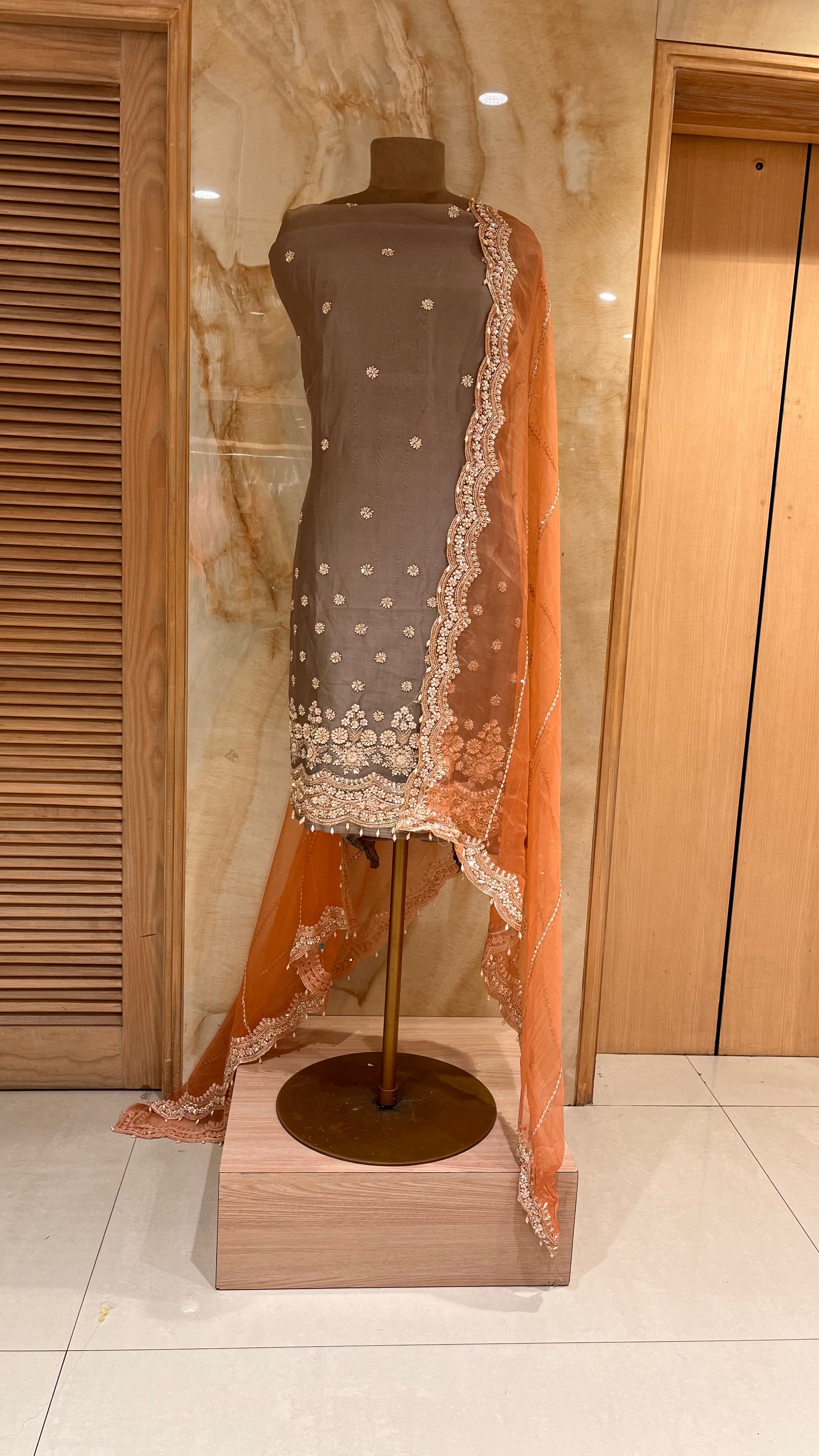 ELEGANT GREY & PEACH UNSTITCHED SUIT SET