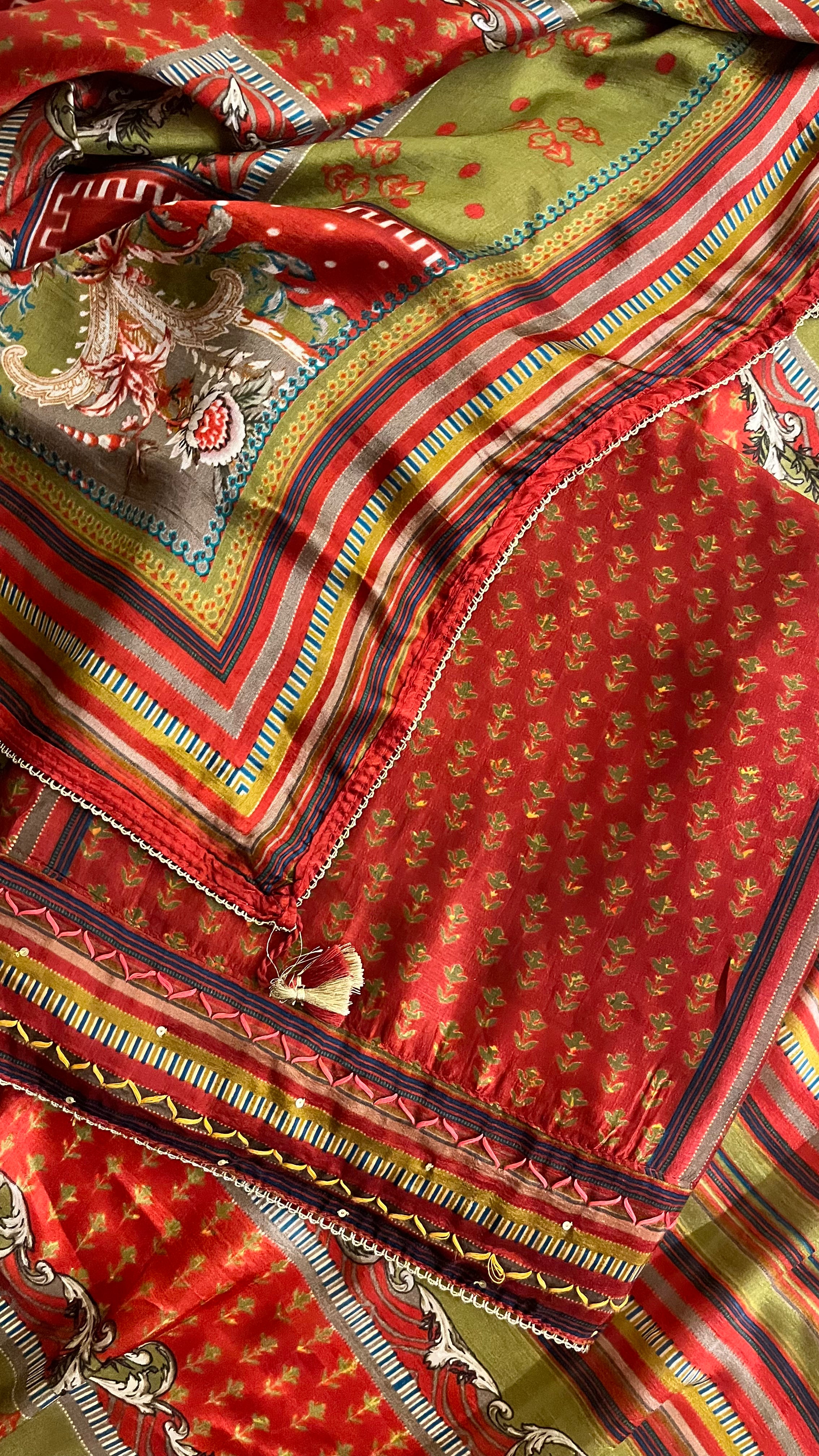 RED & OLIVE PRINTED UNSTITCHED SUIT