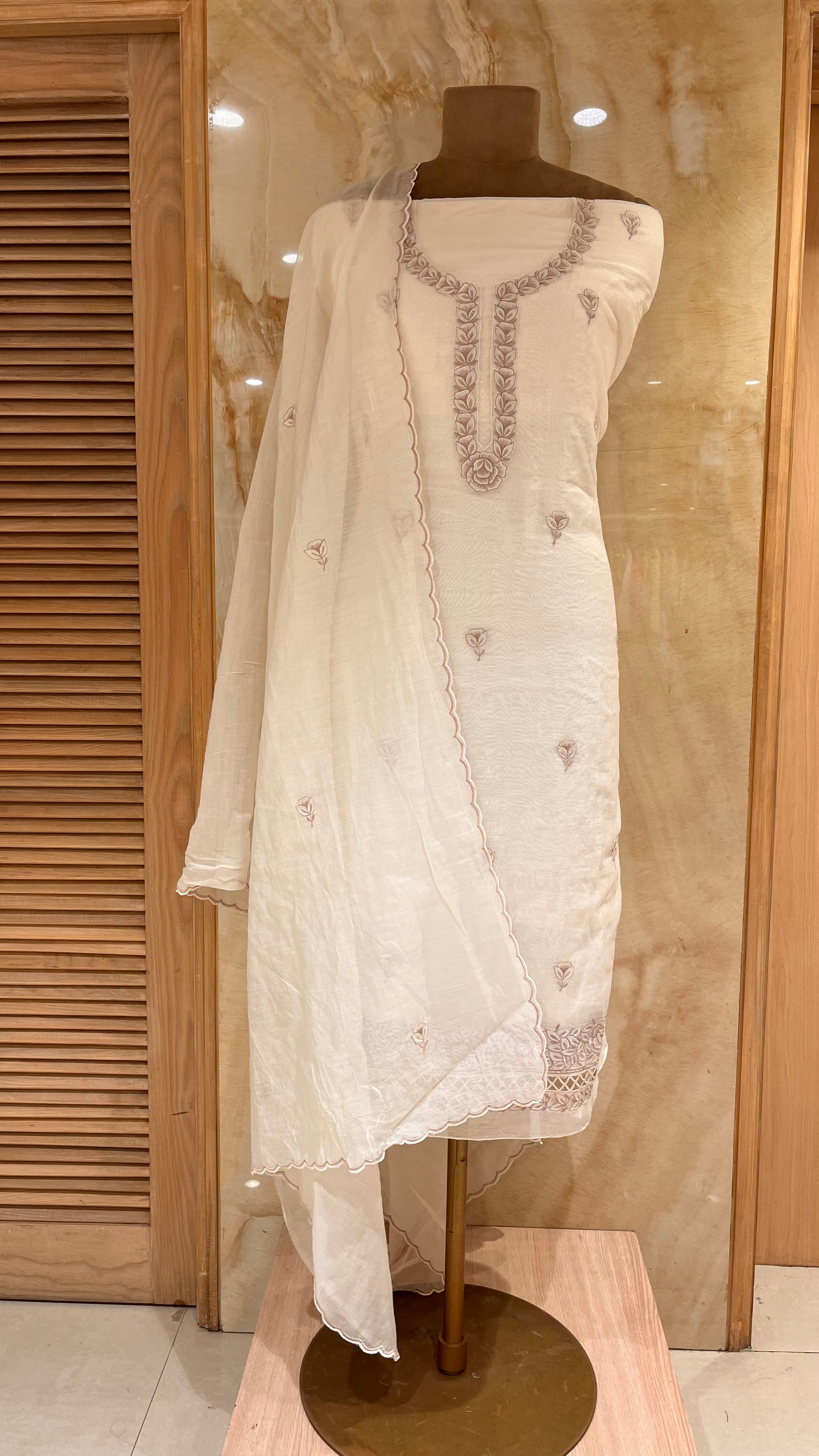 ELEGANT OFF-WHITE EMBROIDERED UNSTITCHED SUIT SET