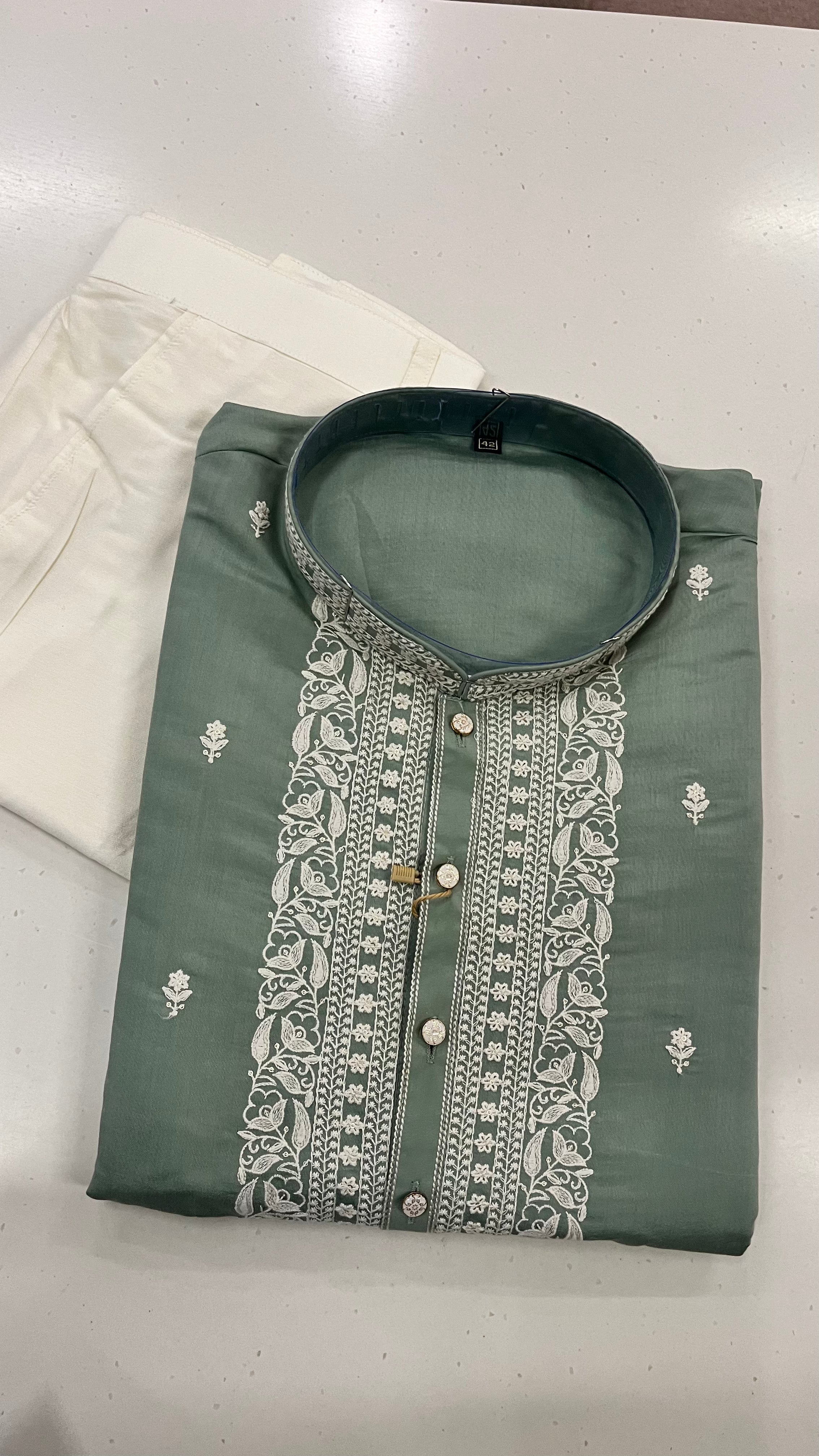 SAGE GREEN EMBROIDERED MEN’S KURTA SET