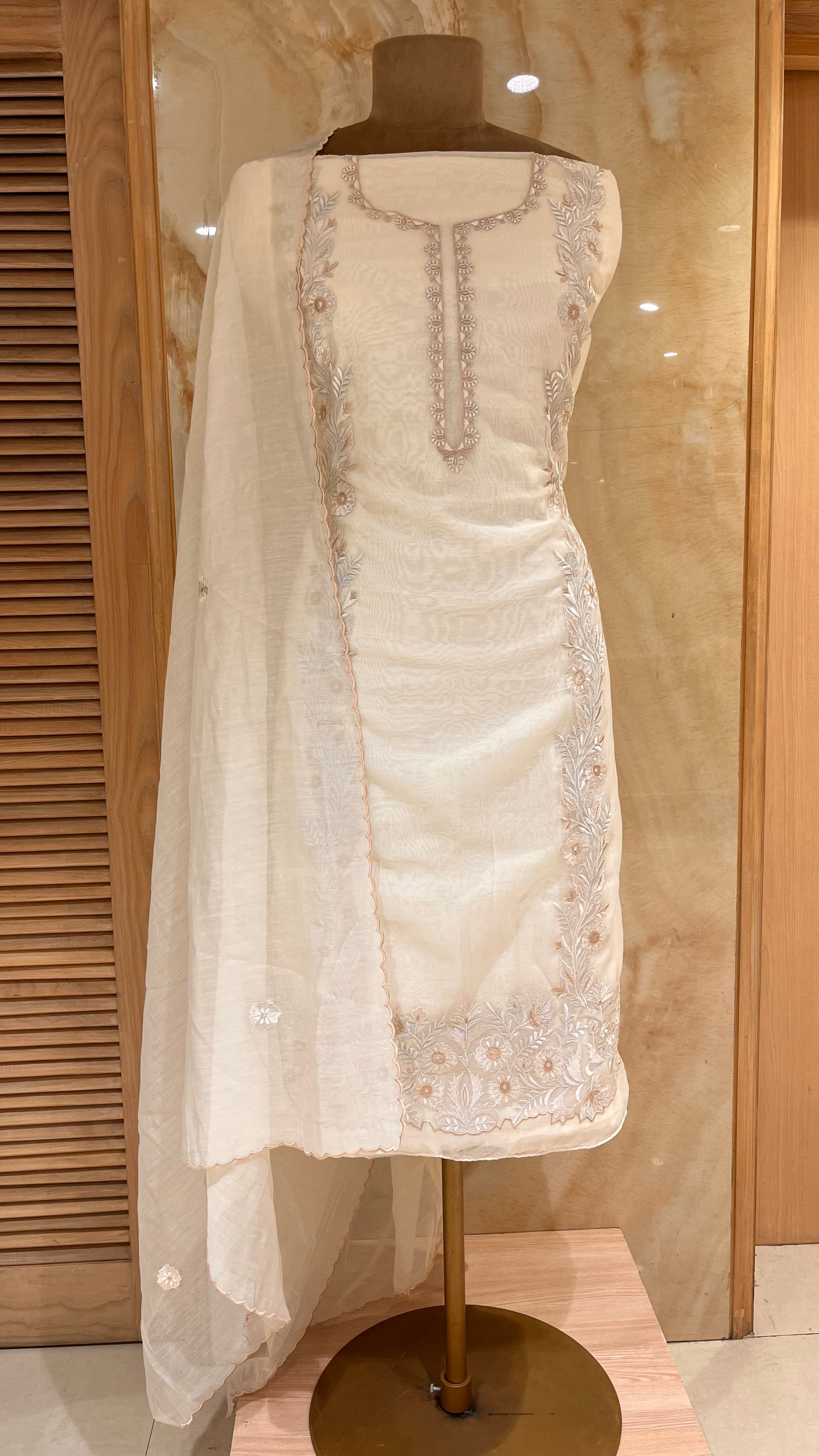 ELEGANT IVORY EMBROIDERED STRAIGHT SUIT WITH SOFT ORGANZA DUPATTA