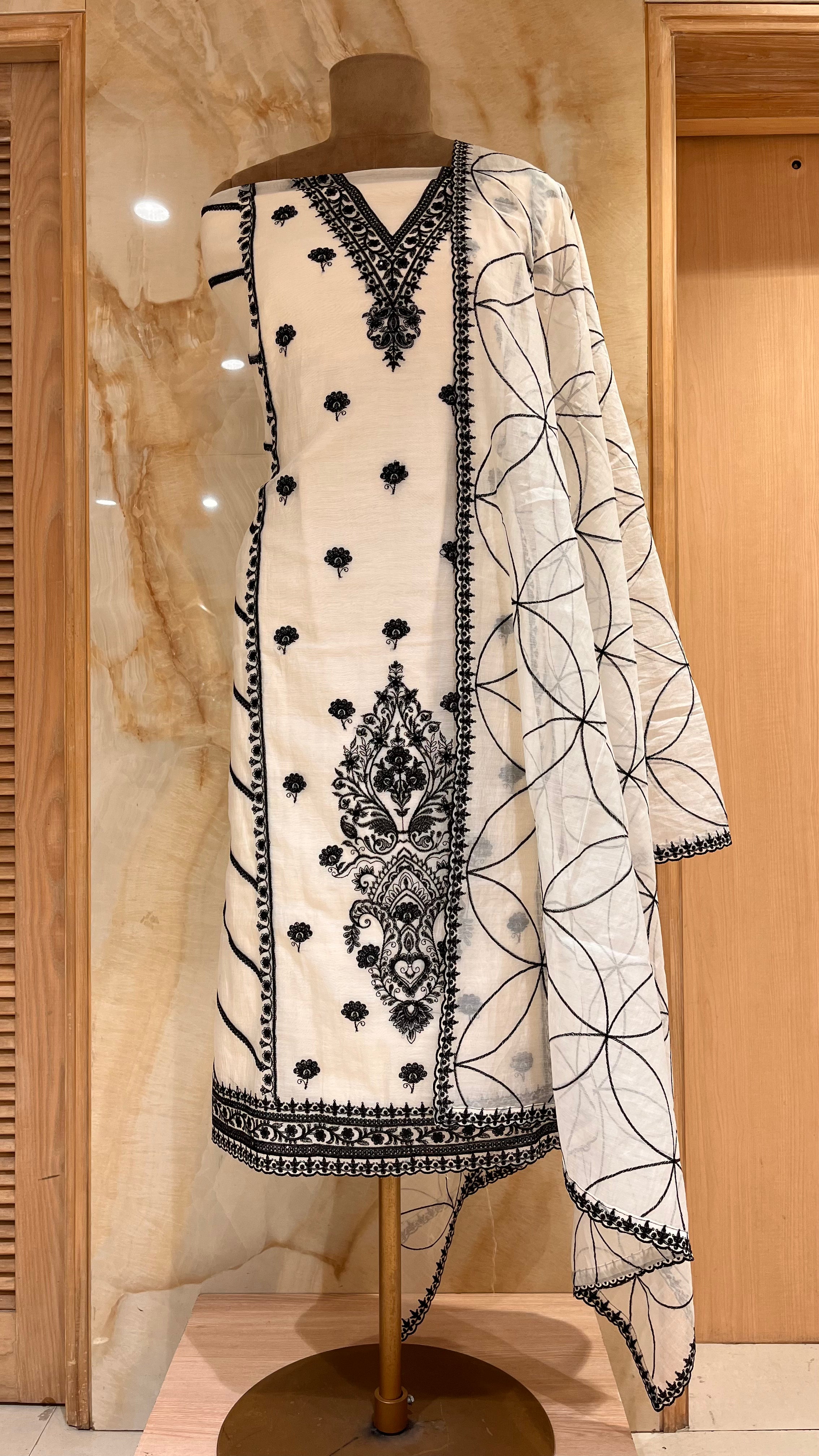 ELEGANT OFF-WHITE & BLACK EMBROIDERED UNSTITCHED SUIT SET
