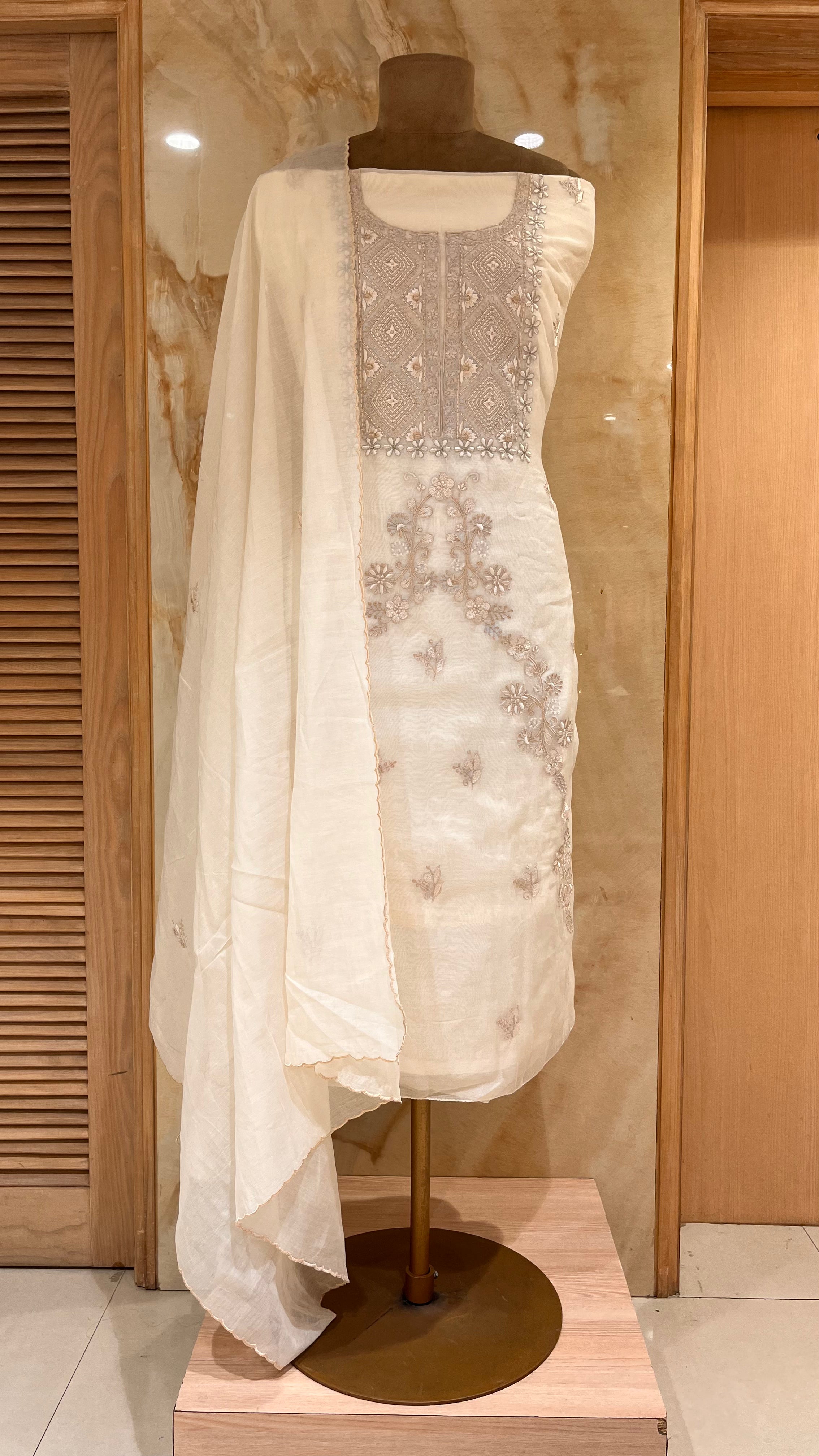 ELEGANT OFF-WHITE EMBROIDERED UNSTITCHED SUIT SET
