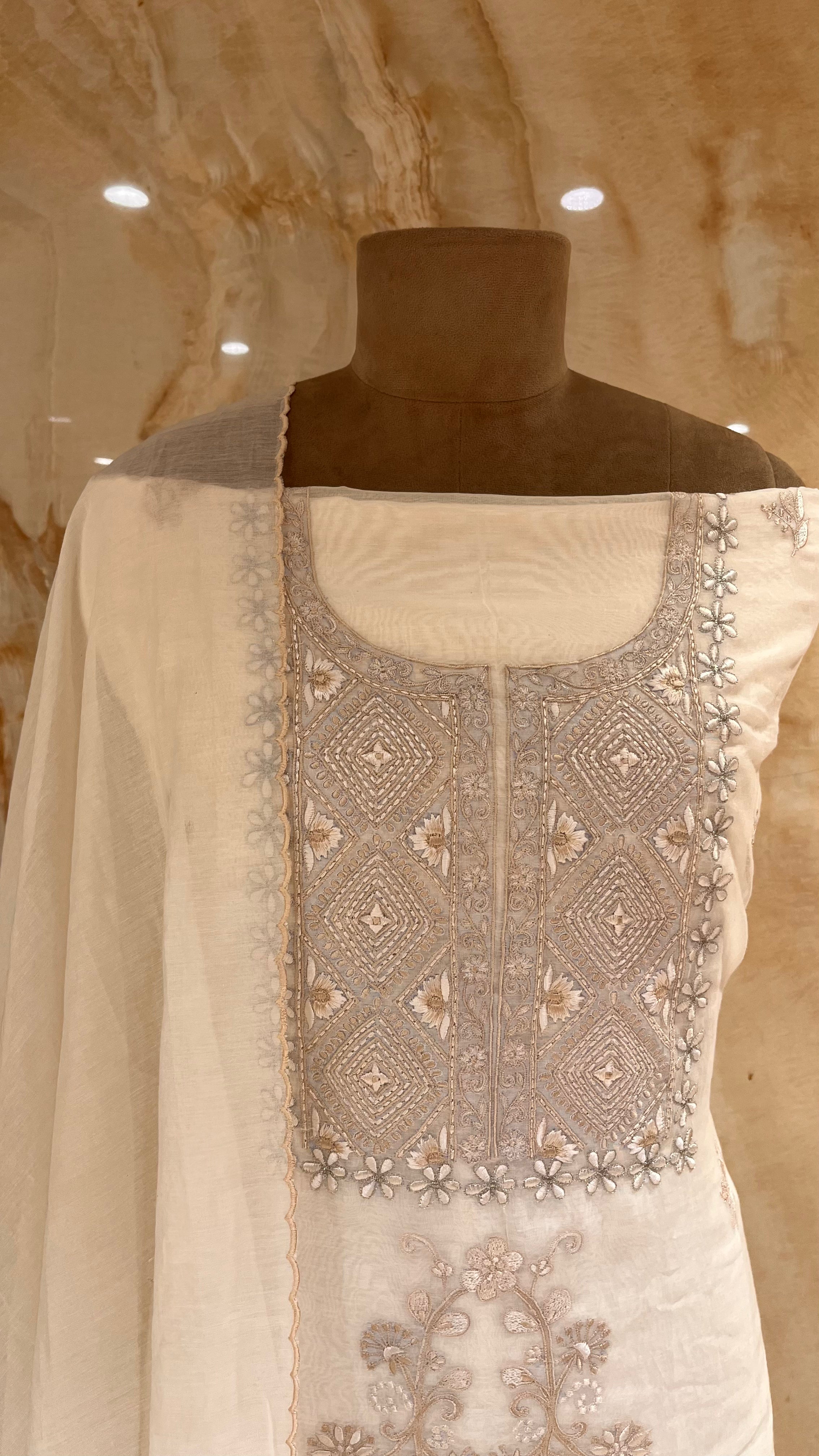 ELEGANT OFF-WHITE EMBROIDERED UNSTITCHED SUIT SET