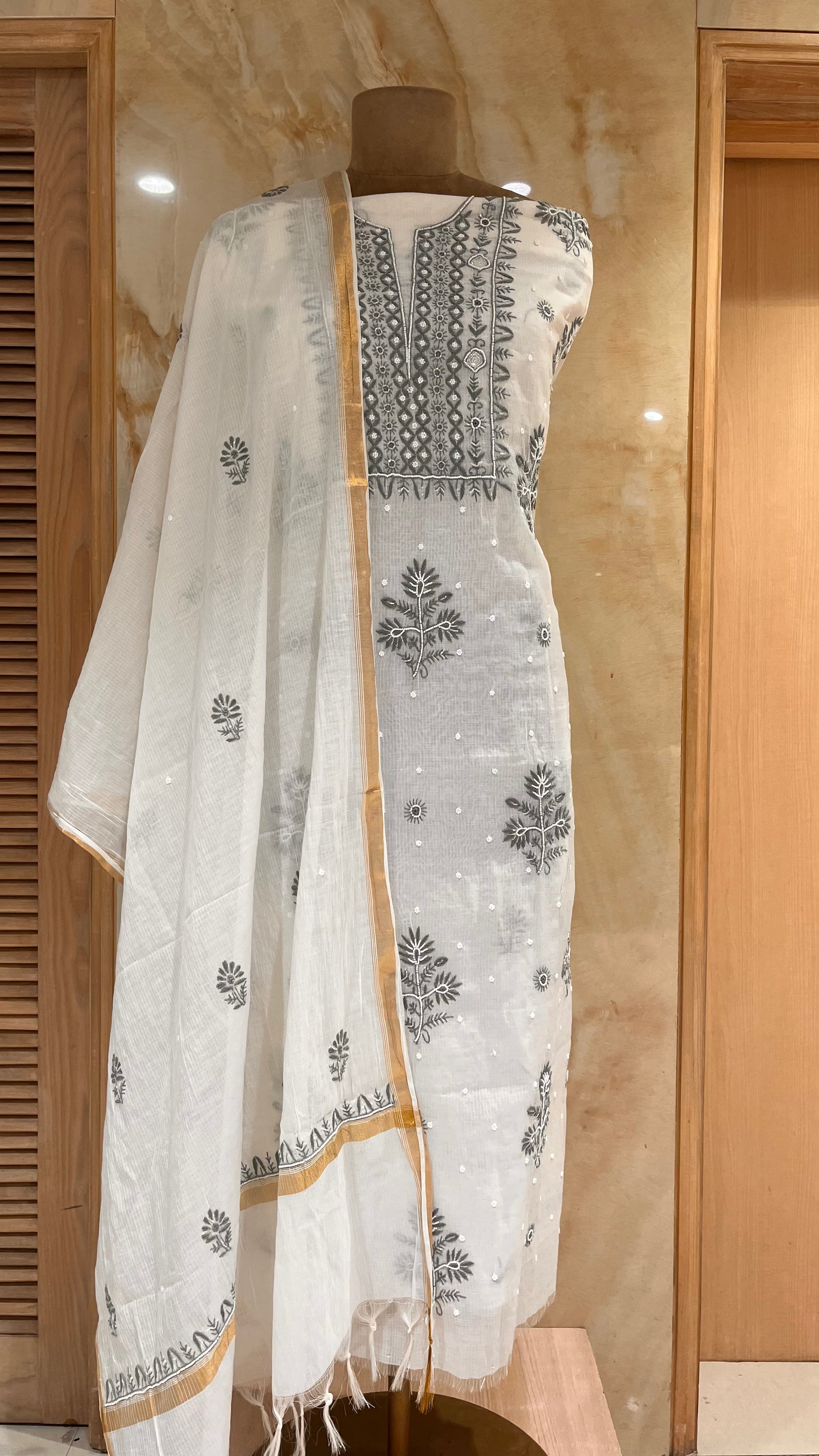 PREMIUM FLORAL EMBROIDERED UNSTITCHED SUIT SET