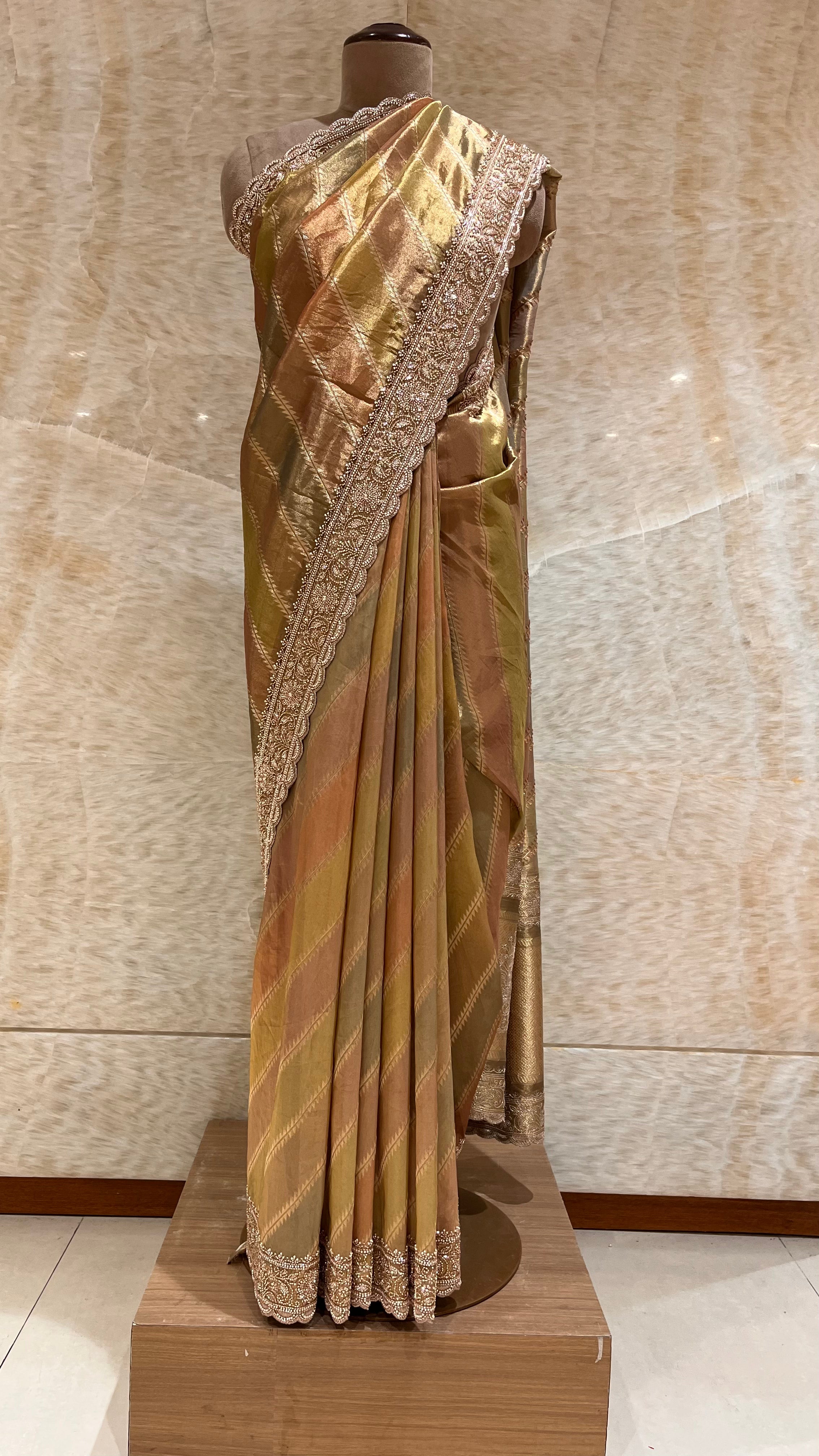 BEAUTIFUL TRADITIONAL SAREE WITH ELEGANT FINISH