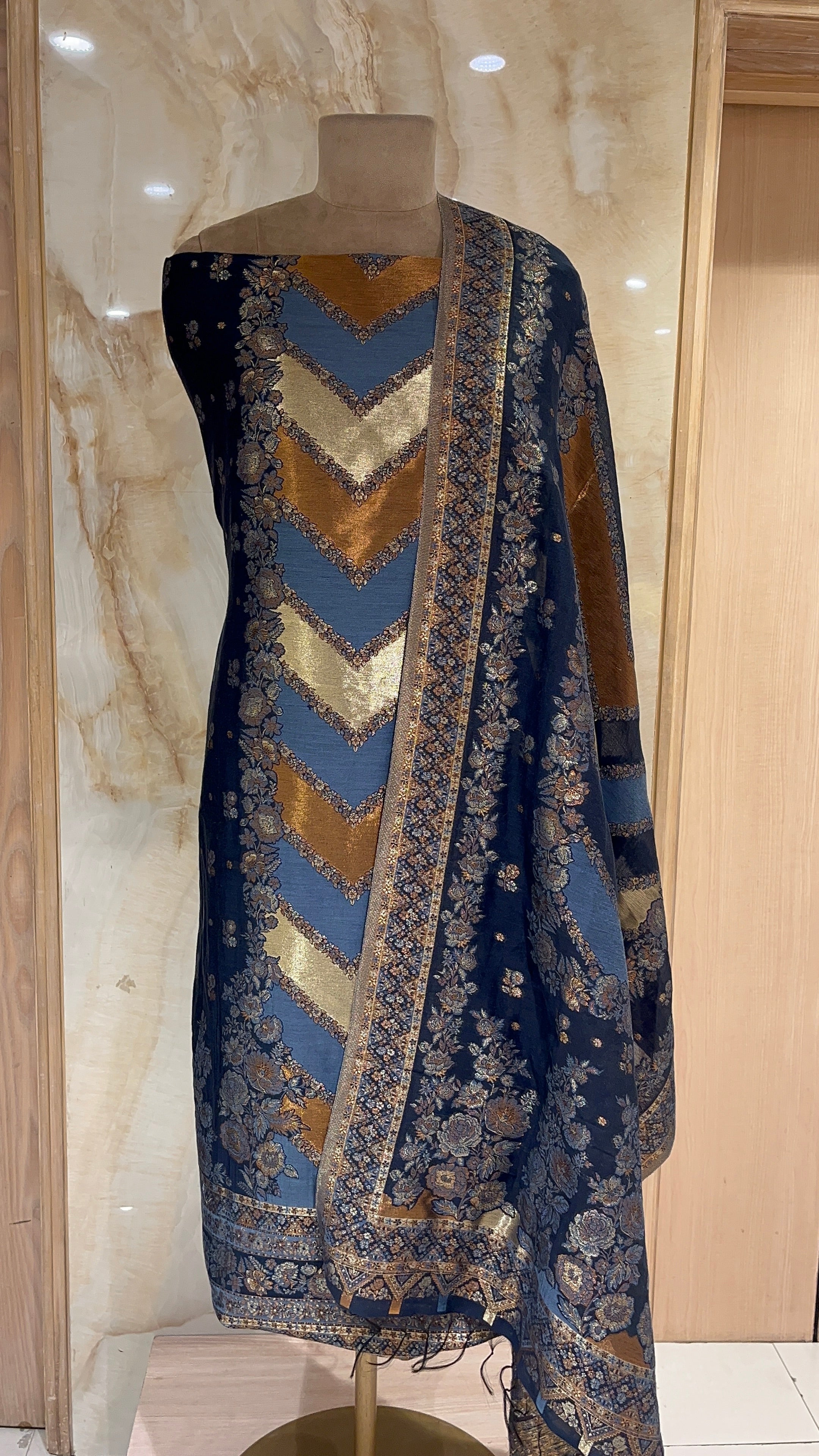 PREMIUM DESIGNER JACQUARD UNSTITCHED SUIT SET