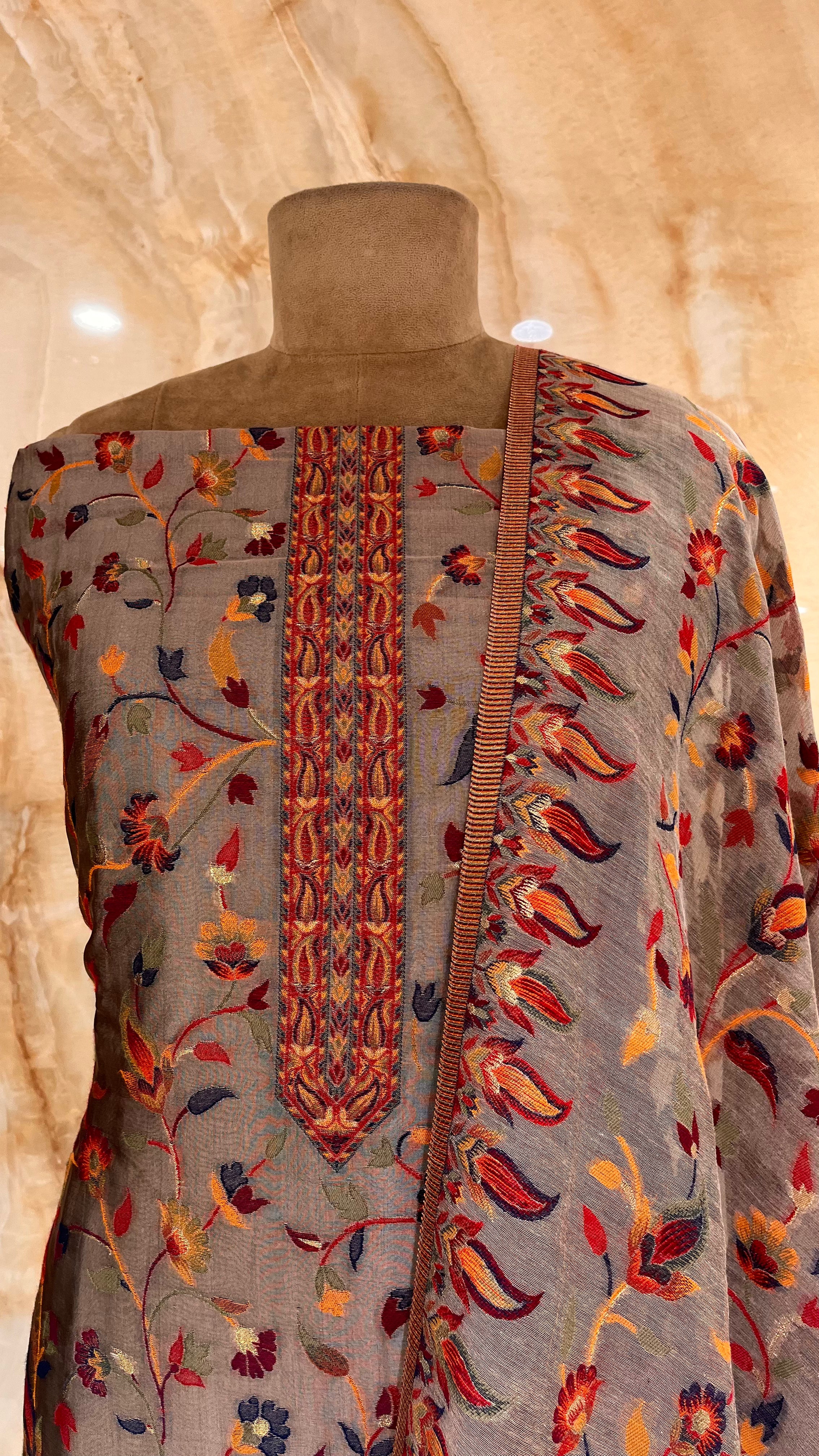 ELEGANT DESIGNER WOVEN UNSTITCHED SUIT SET