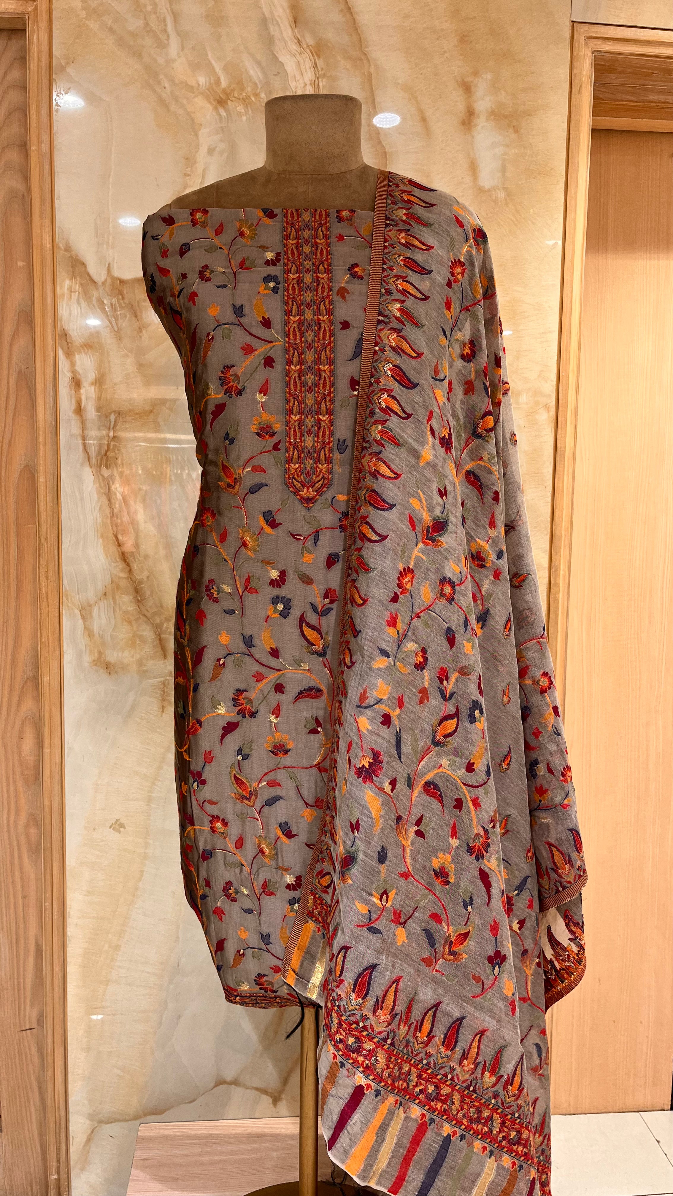 ELEGANT DESIGNER WOVEN UNSTITCHED SUIT SET