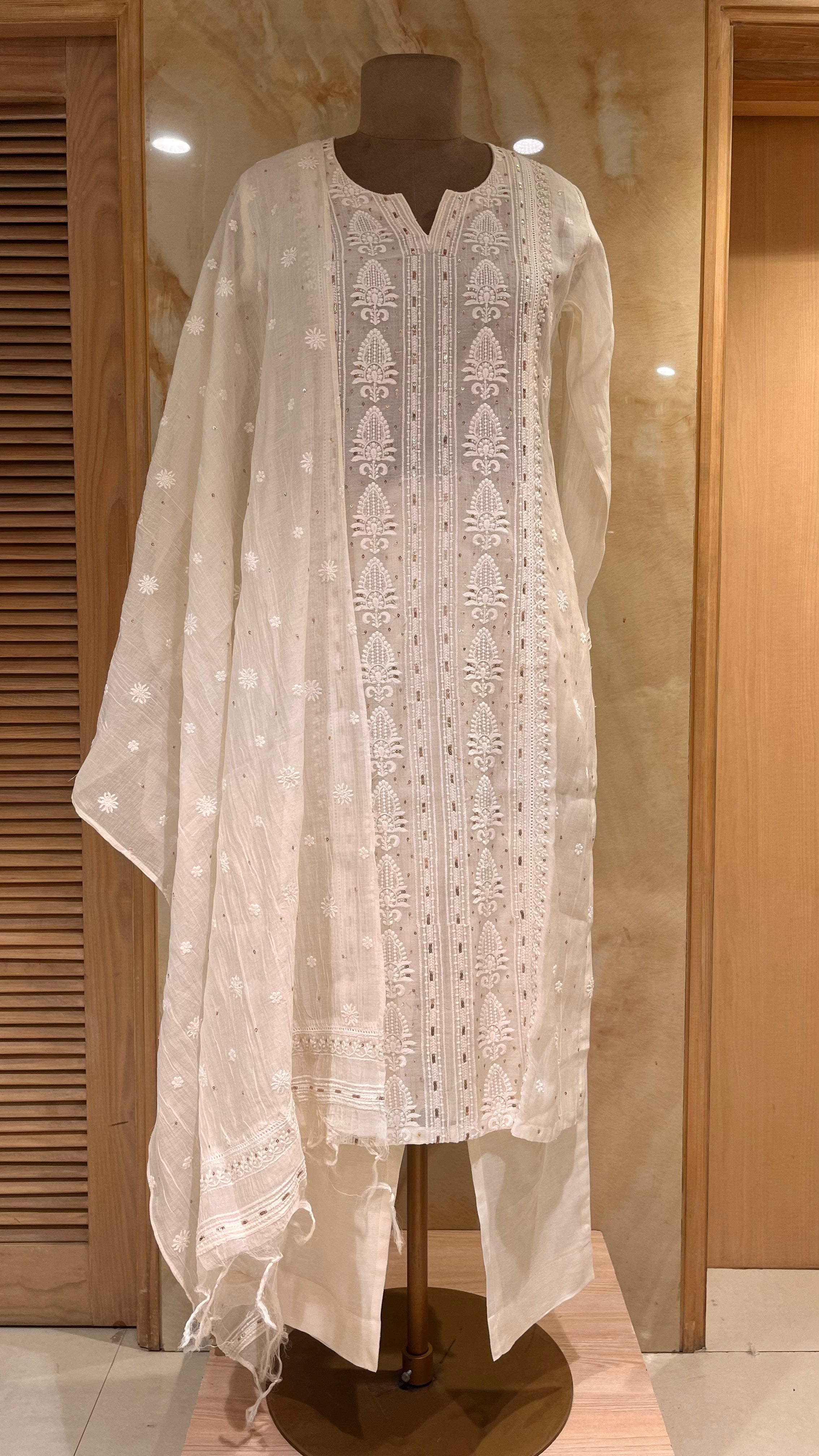 ELEGANT DESIGNER READYMADE SUIT WITH PREMIUM FINISH